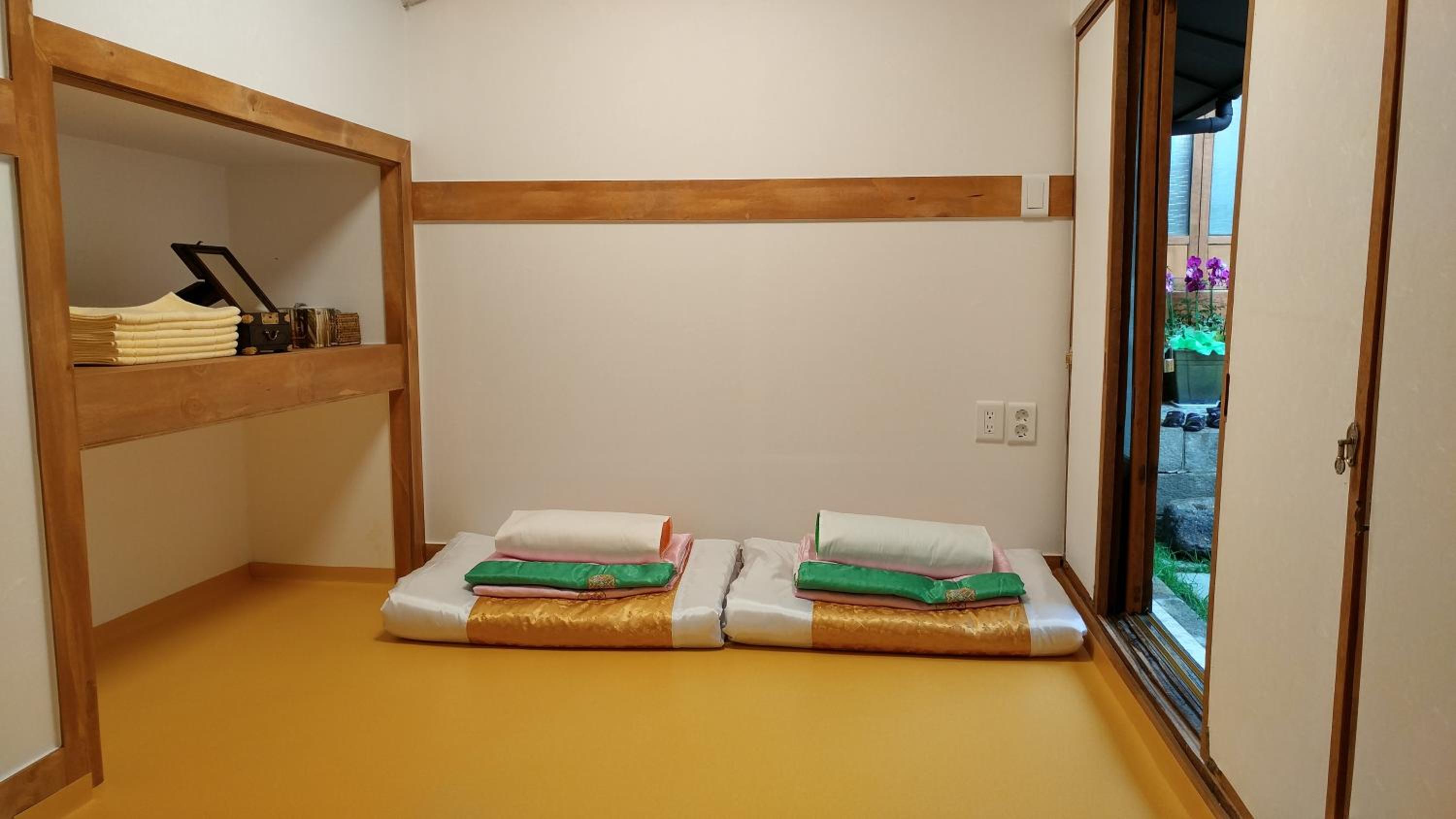 Double Room with Private Bathroom - Photo 4