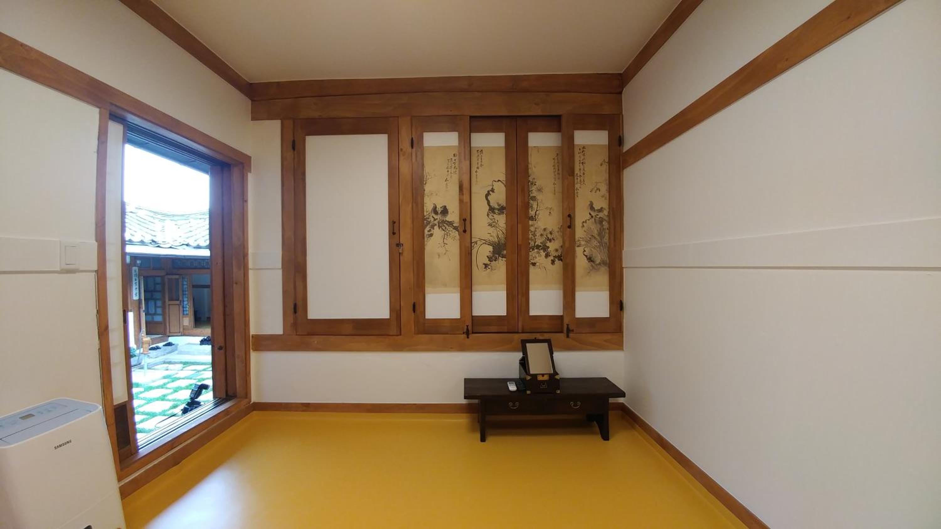 Family Room with Private Bathroom - Photo 6