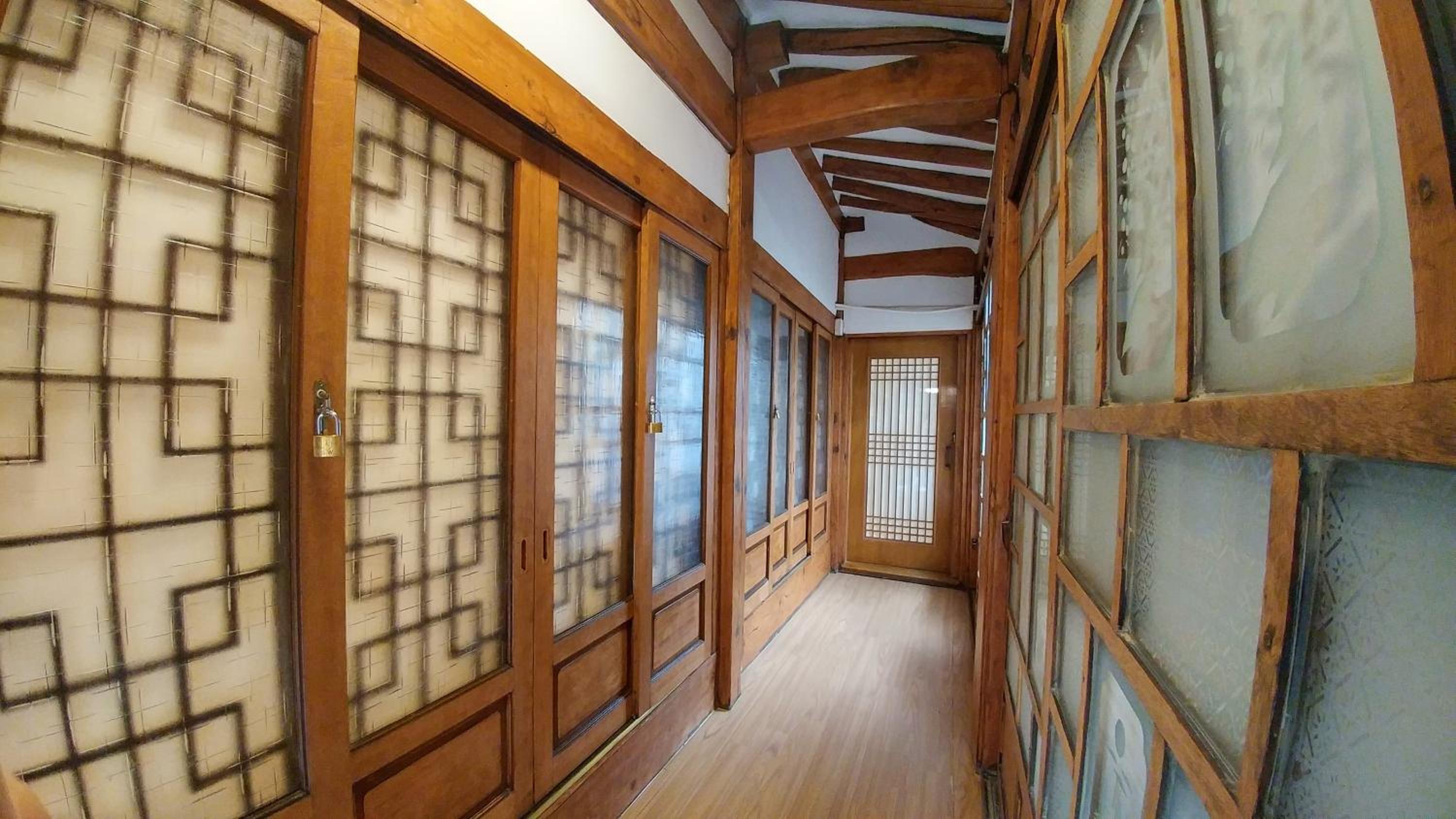 Triple Room with Private Bathroom - Photo 8