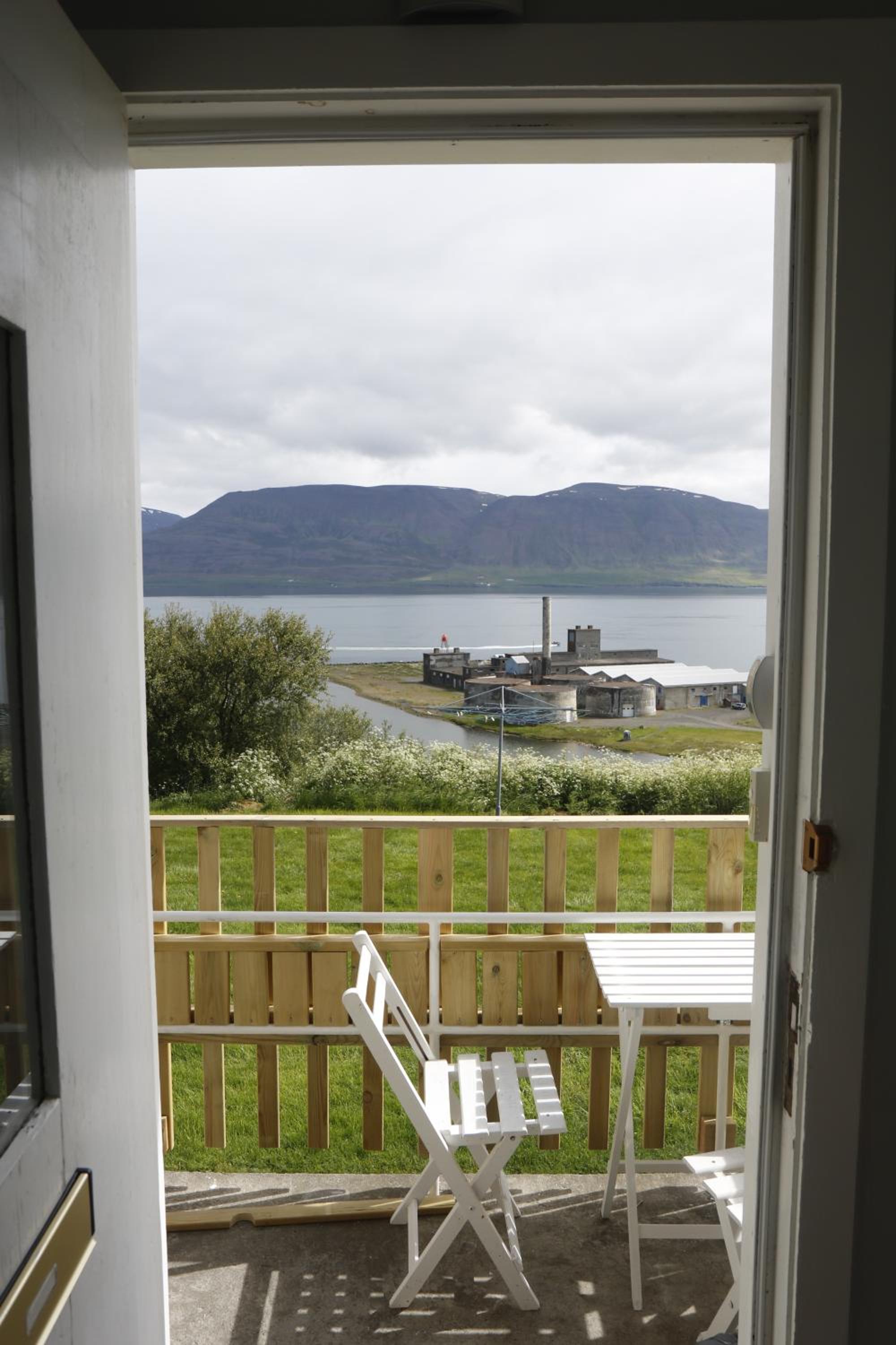 Deluxe Double Room (2 Adults + 1 Child)
