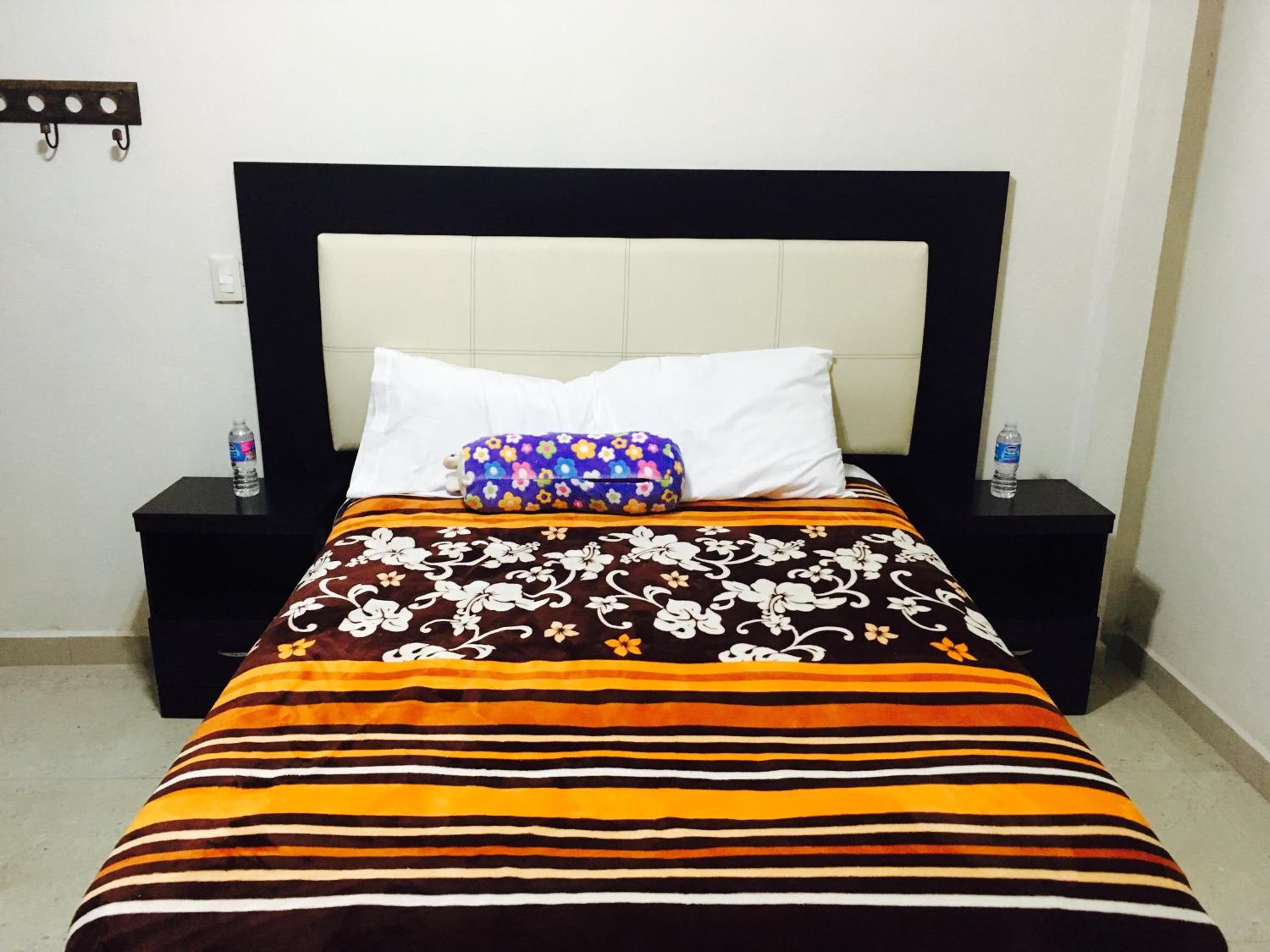 Deluxe Double Room with Balcony - Photo 13