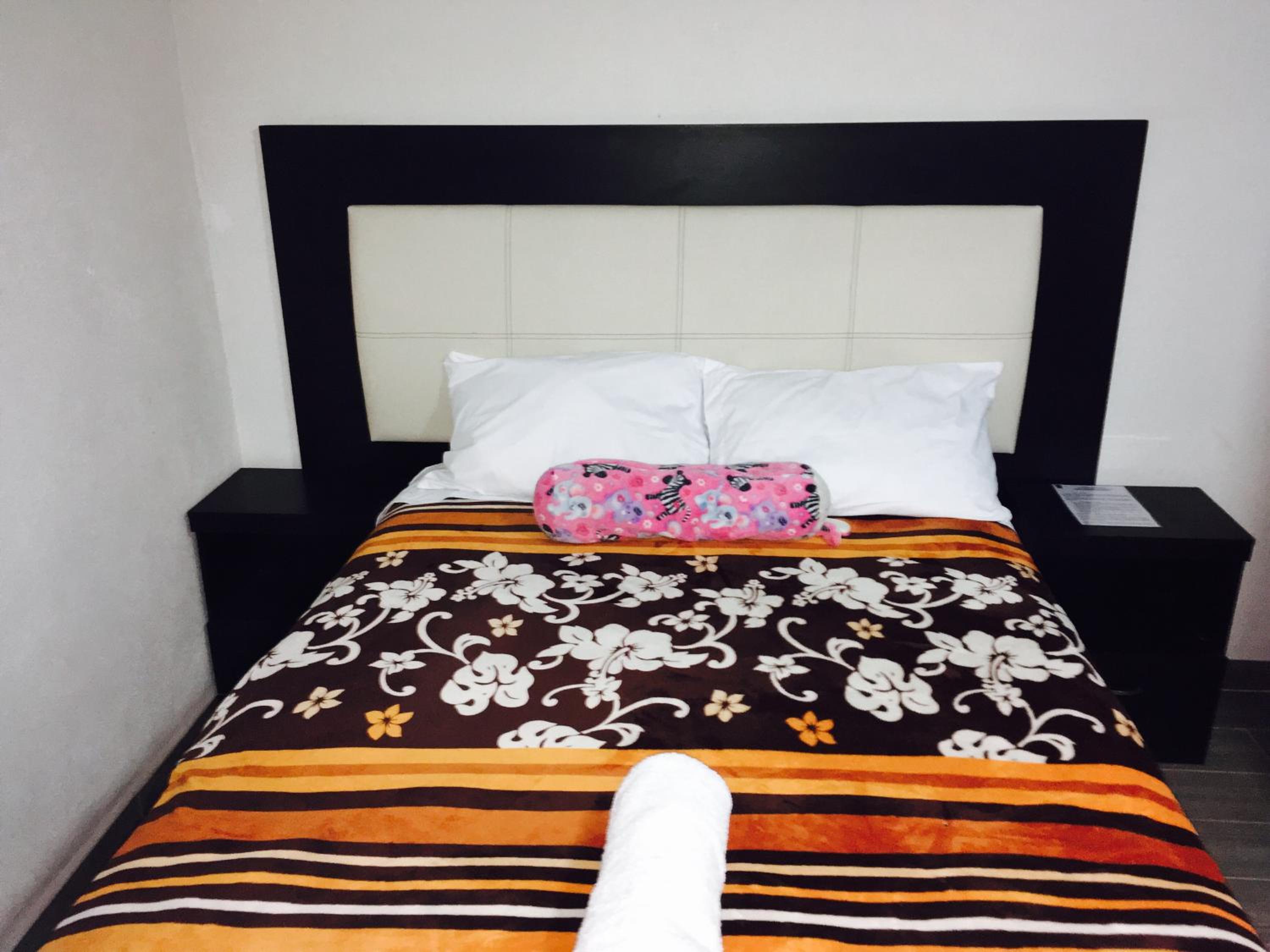 Deluxe Queen Room - Photo 16