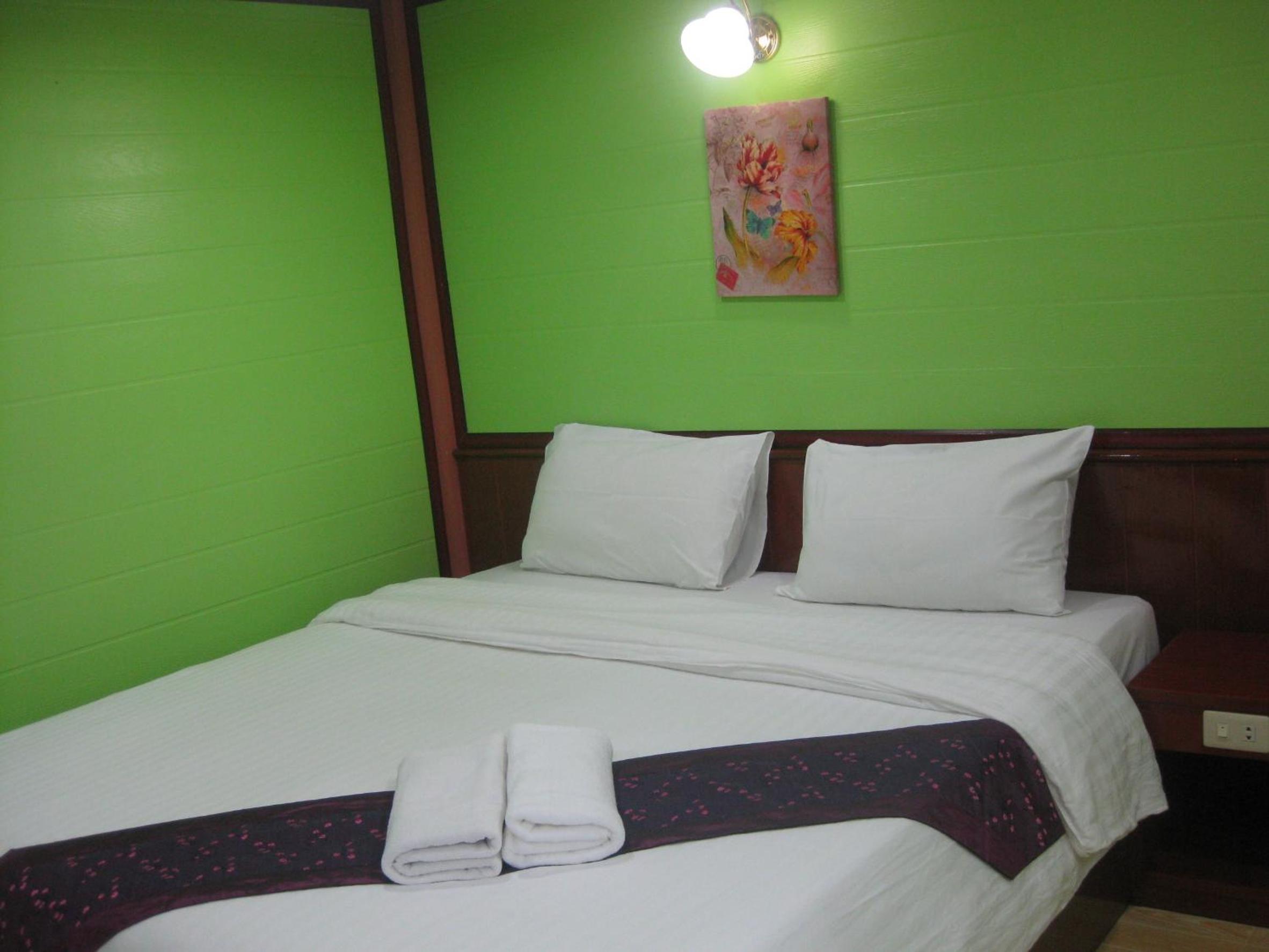 Double Room with Balcony - Photo 12