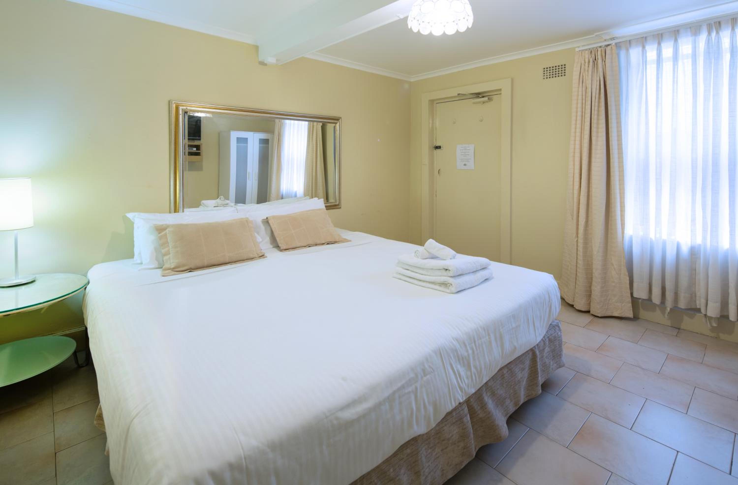Budget Double Room with Shared Bathroom
