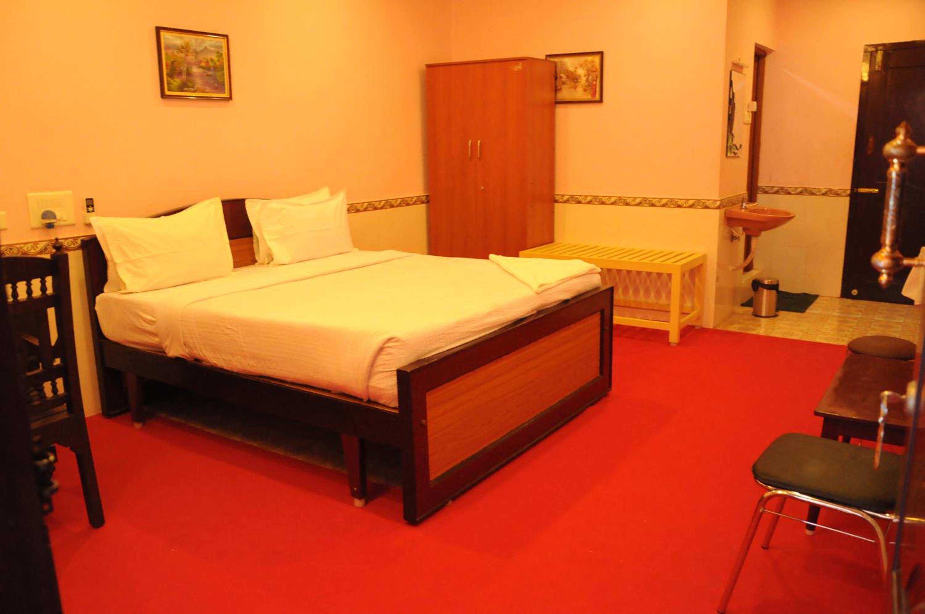Deluxe Double Room - Photo 12