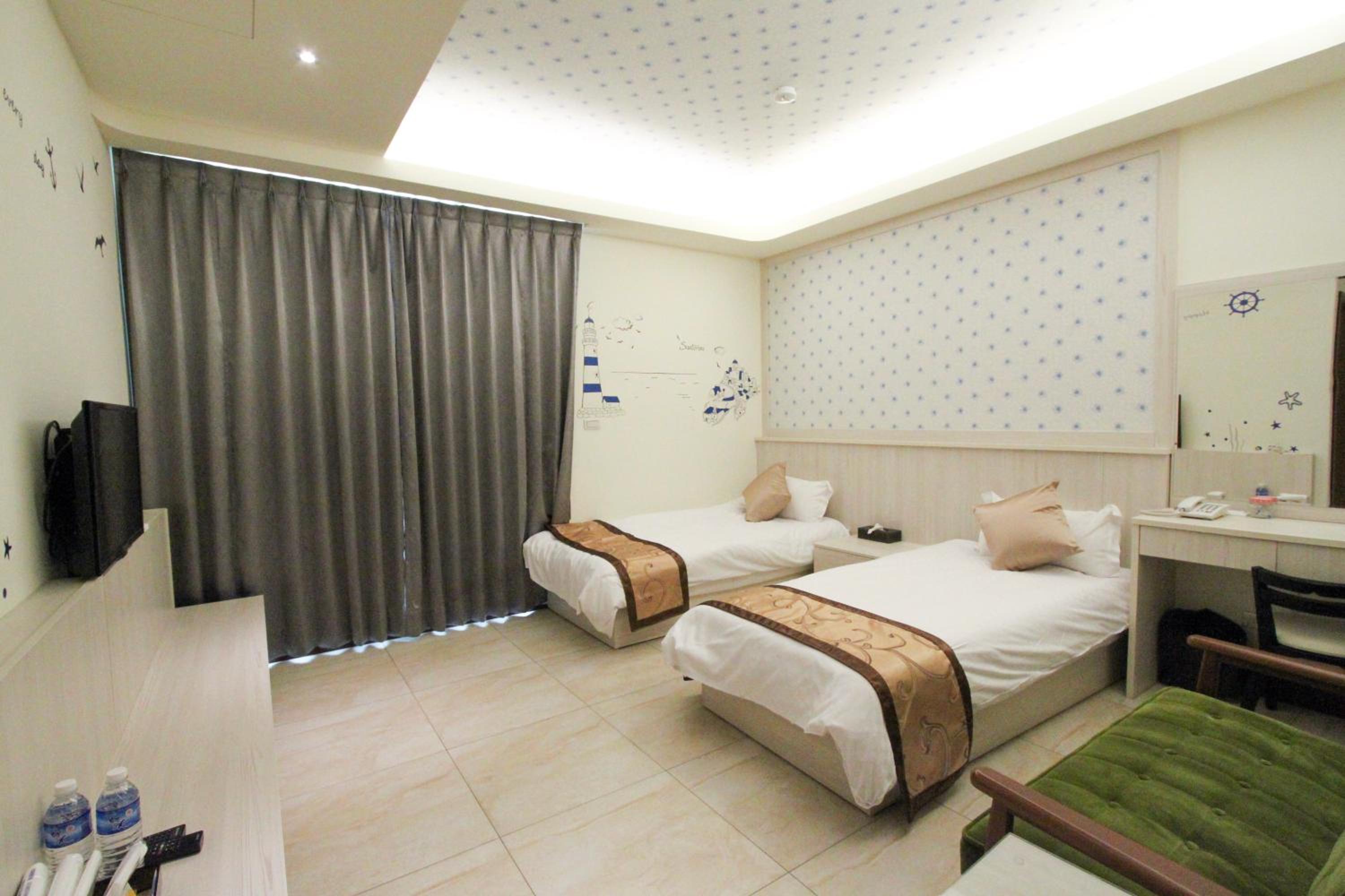 Double or Twin Room with Balcony photo 3