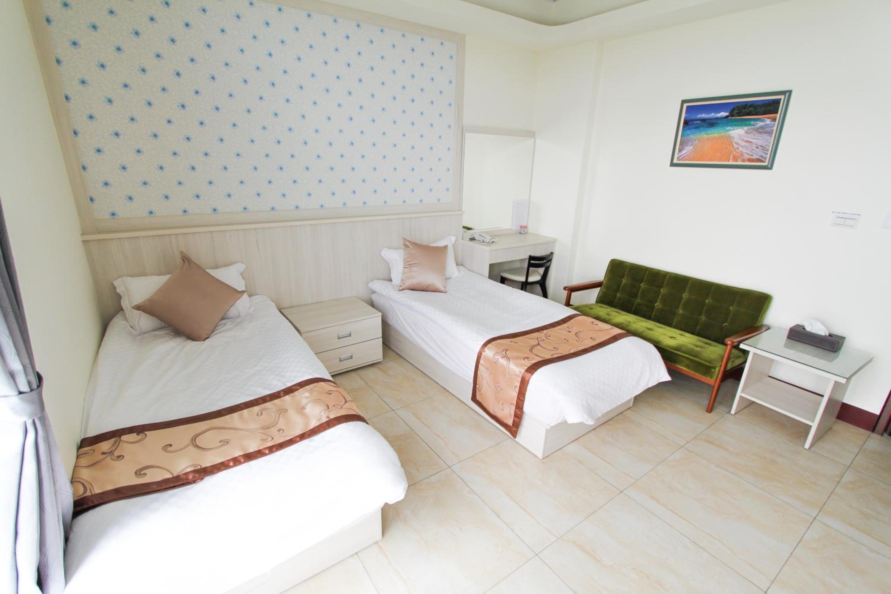 Double or Twin Room with Balcony photo 2