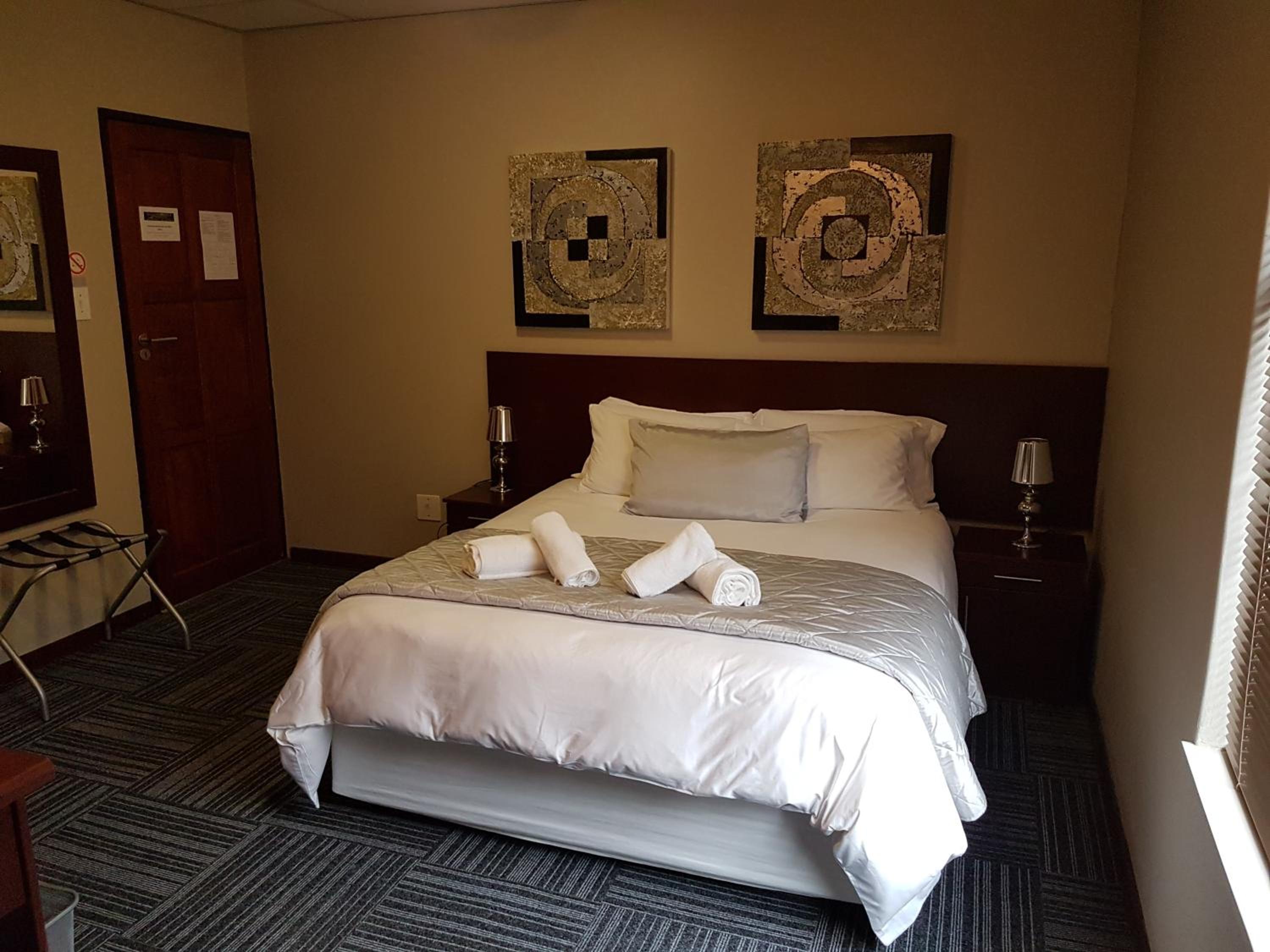 Double Room with Patio - Photo 1