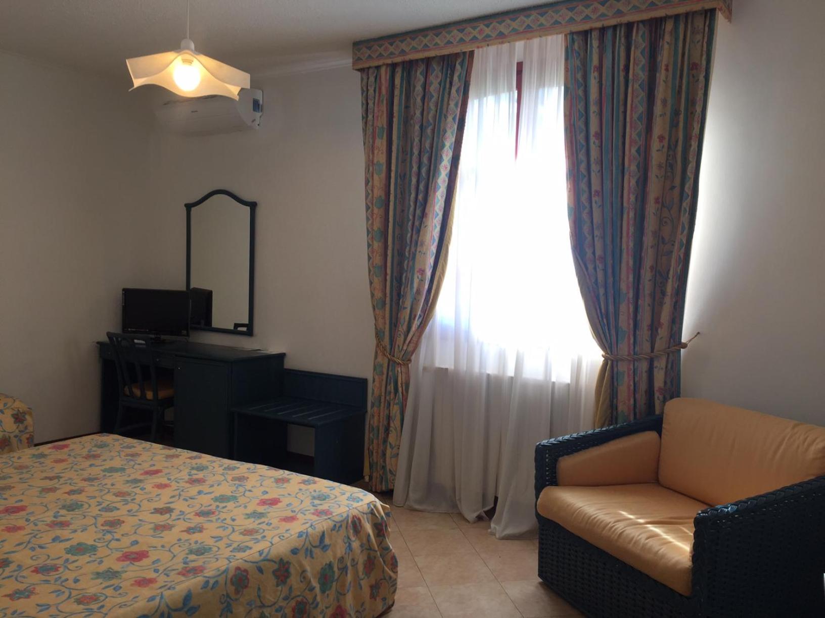 Standard Double Room - Photo 2