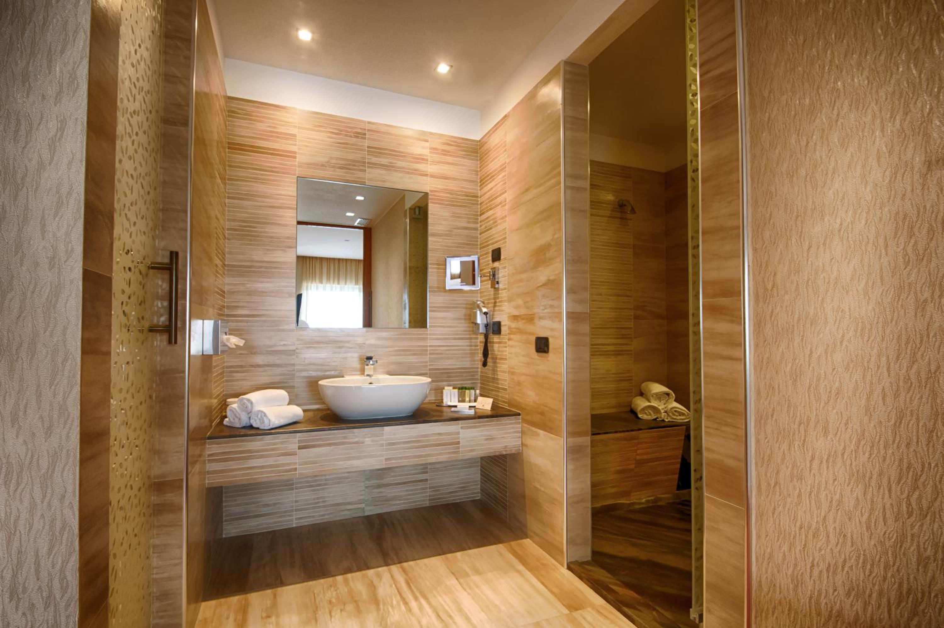 Suite - Photo 2