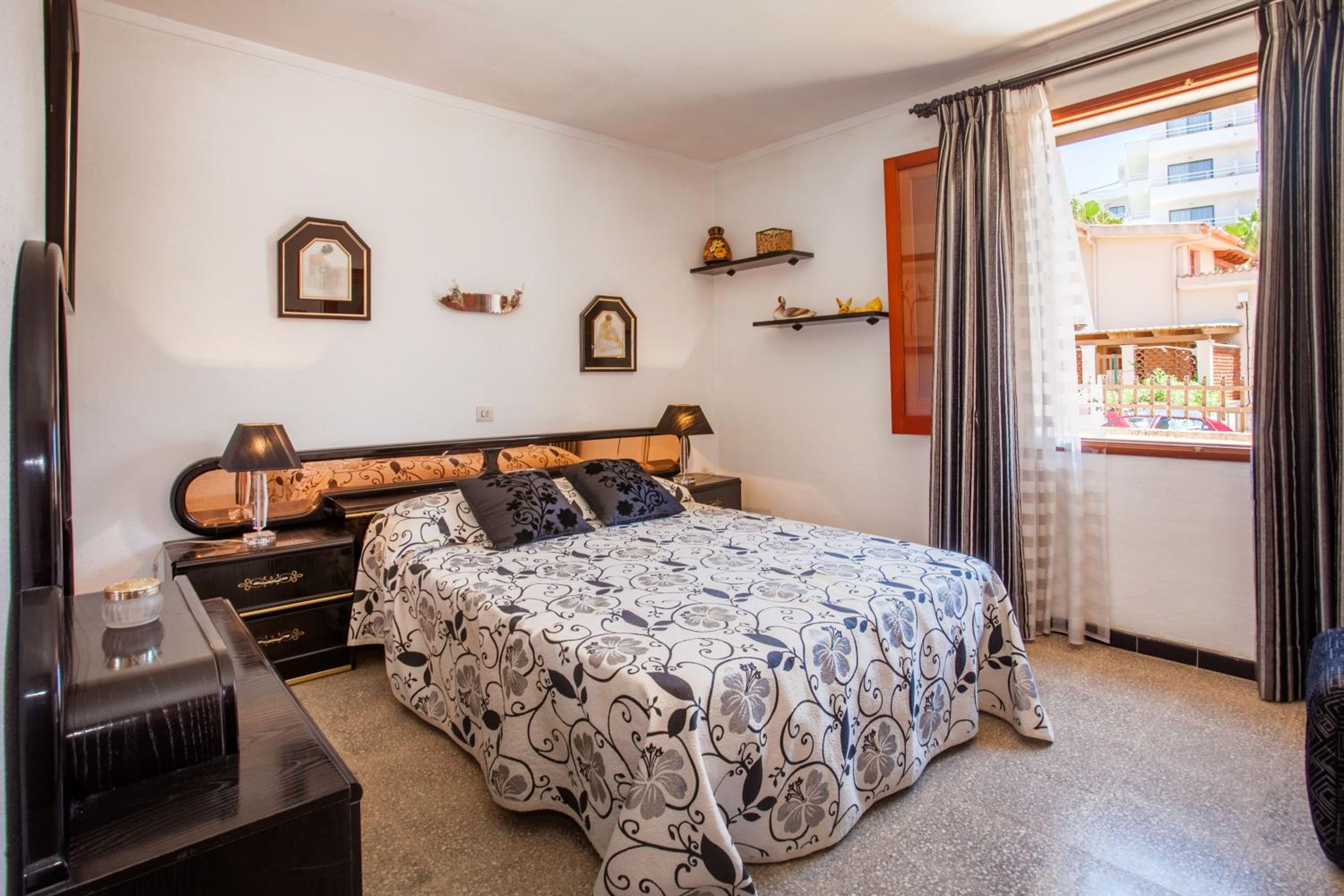Villa de Tres Habitaciones
