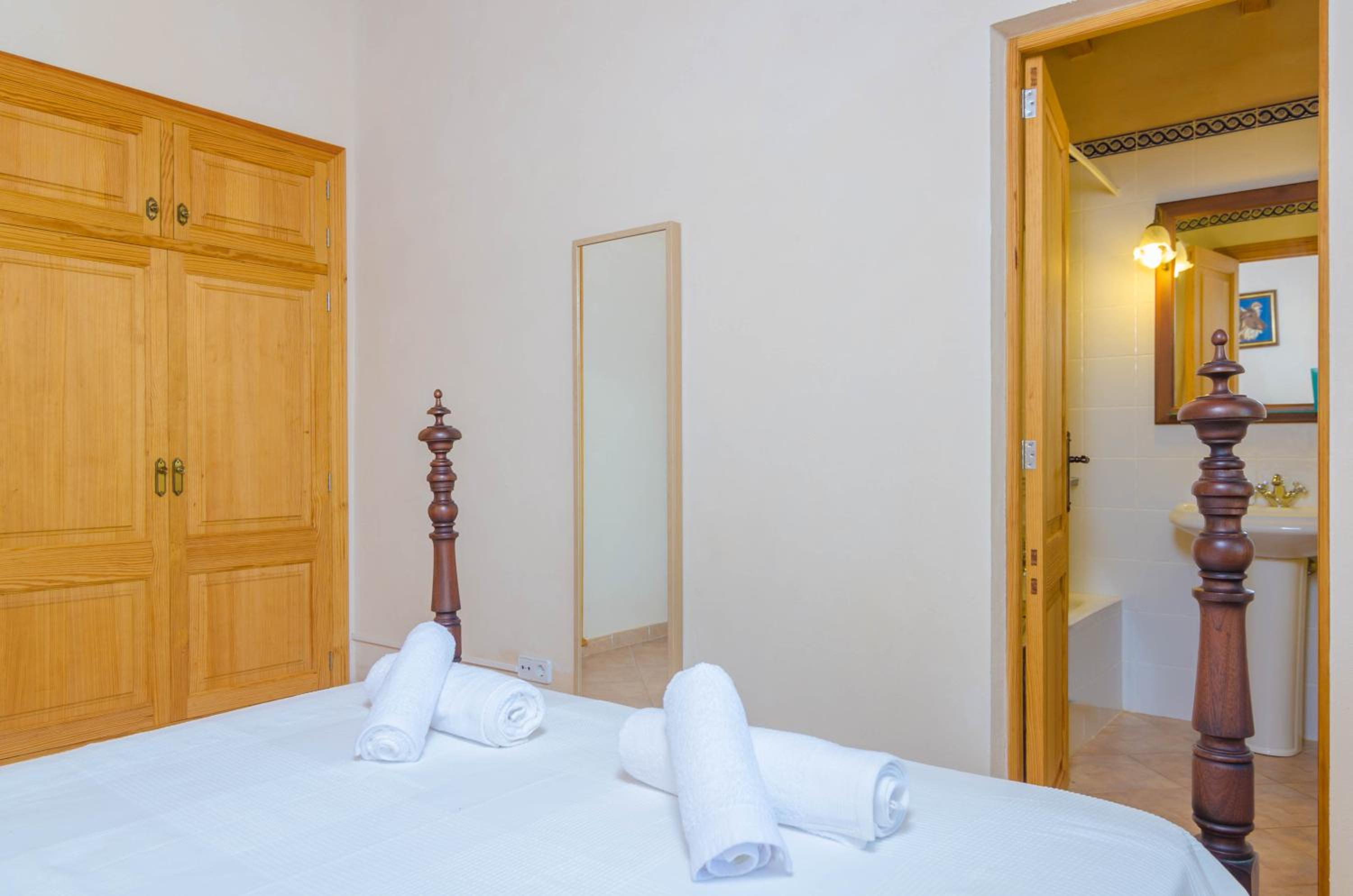 Three-Bedroom Villa photo 3