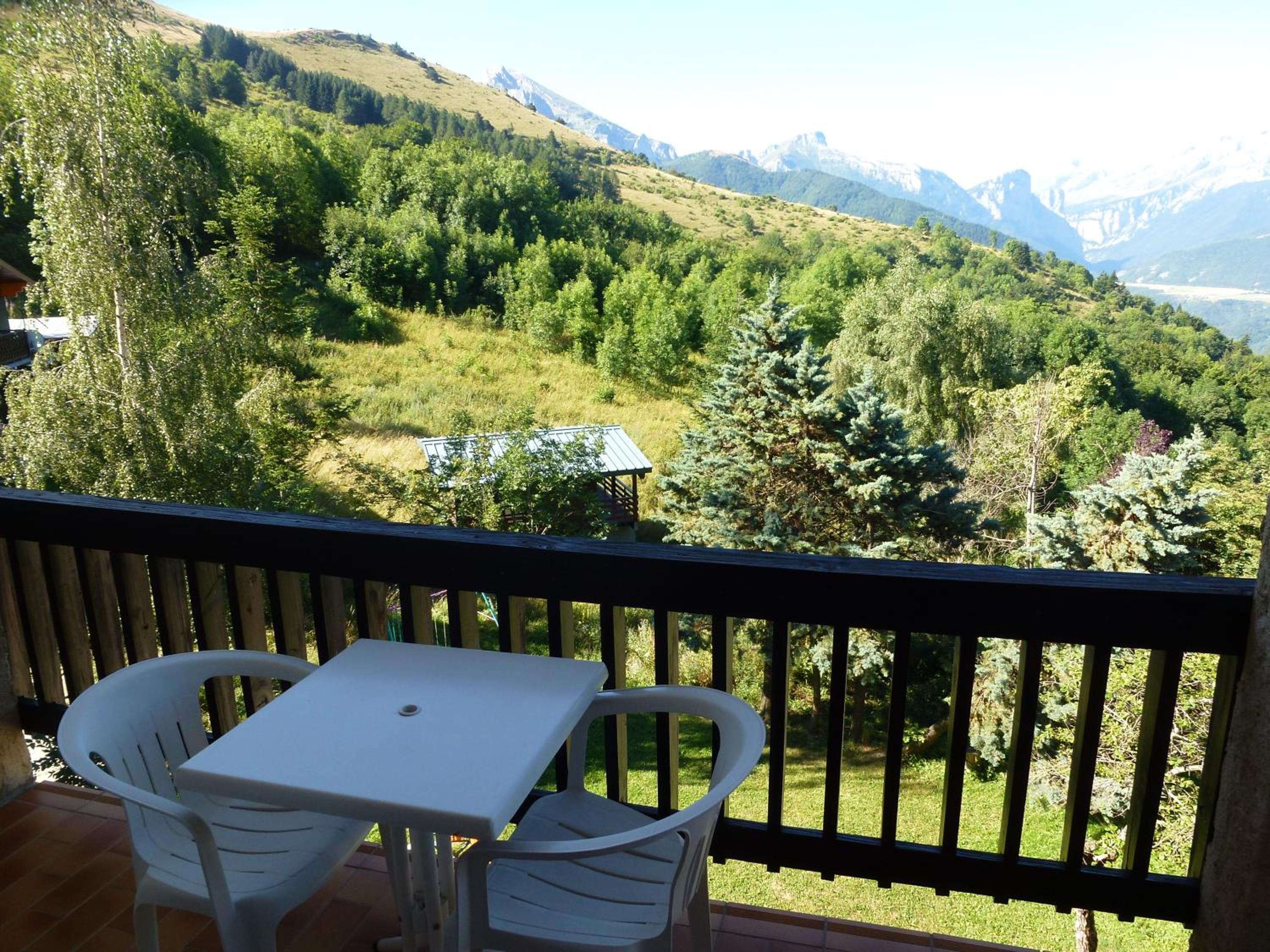 Double Room with Balcony and Mountain View - Photo 3