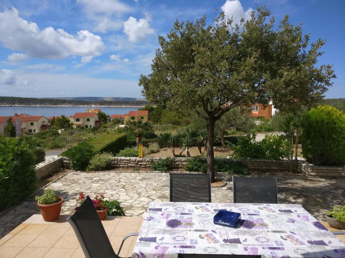 Two-Bedroom Apartment with Sea View (6 Adults) photo 3