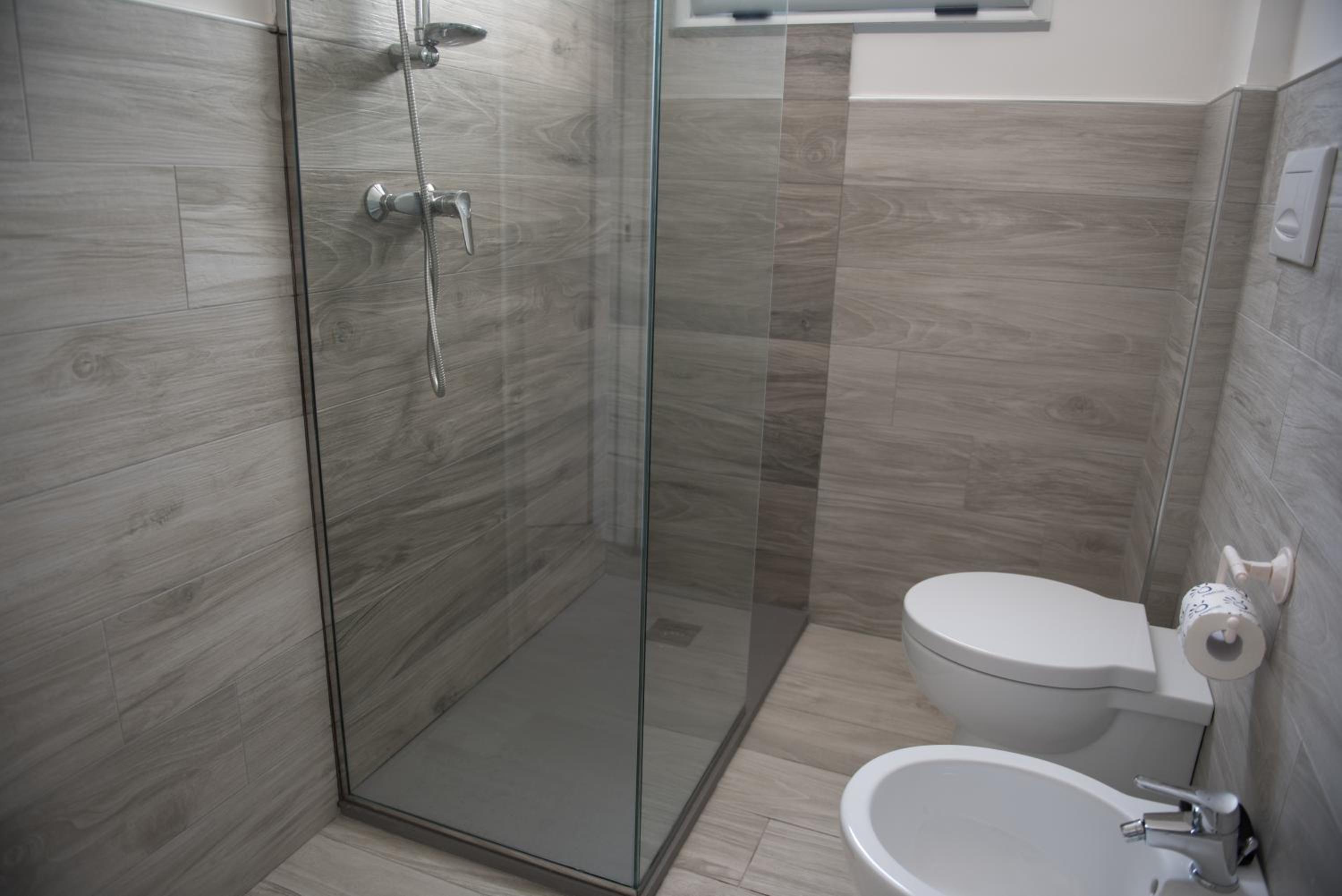 Double or Twin Room - Photo 11