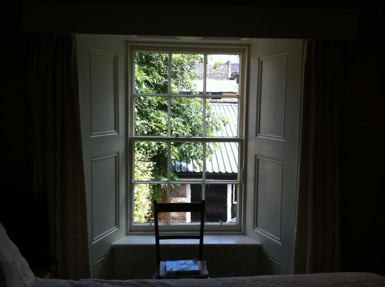 Double Room with Shared Bathroom photo 2