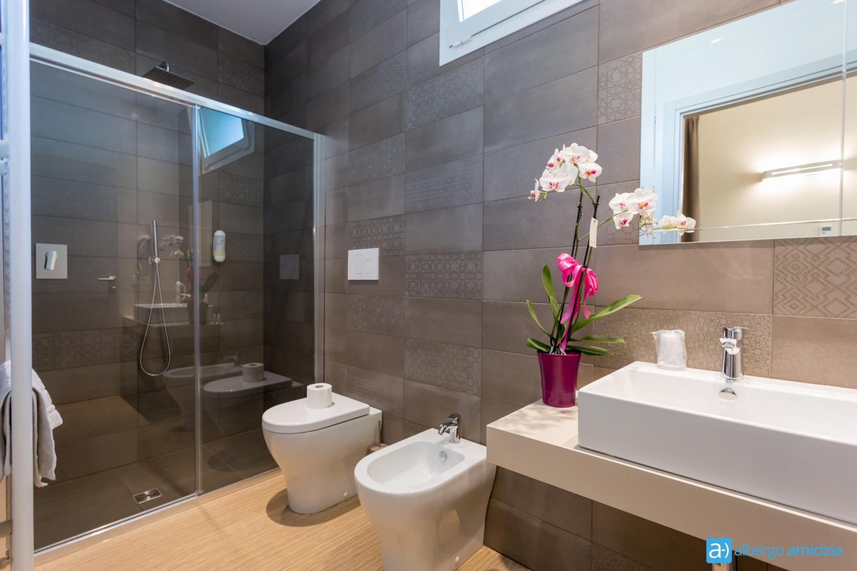 Junior Suite with Balcony - Photo 4