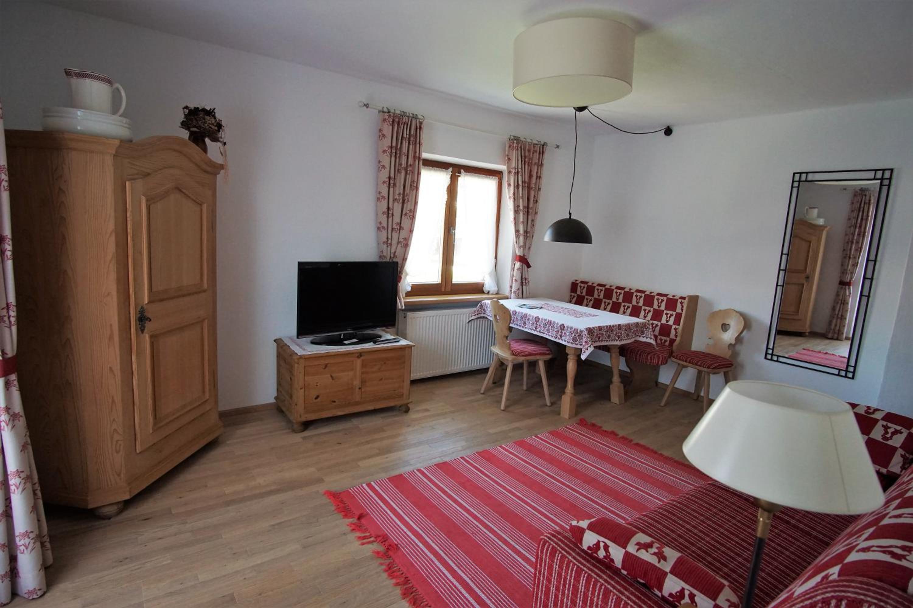 One-Bedroom Apartment with Balcony - Photo 12