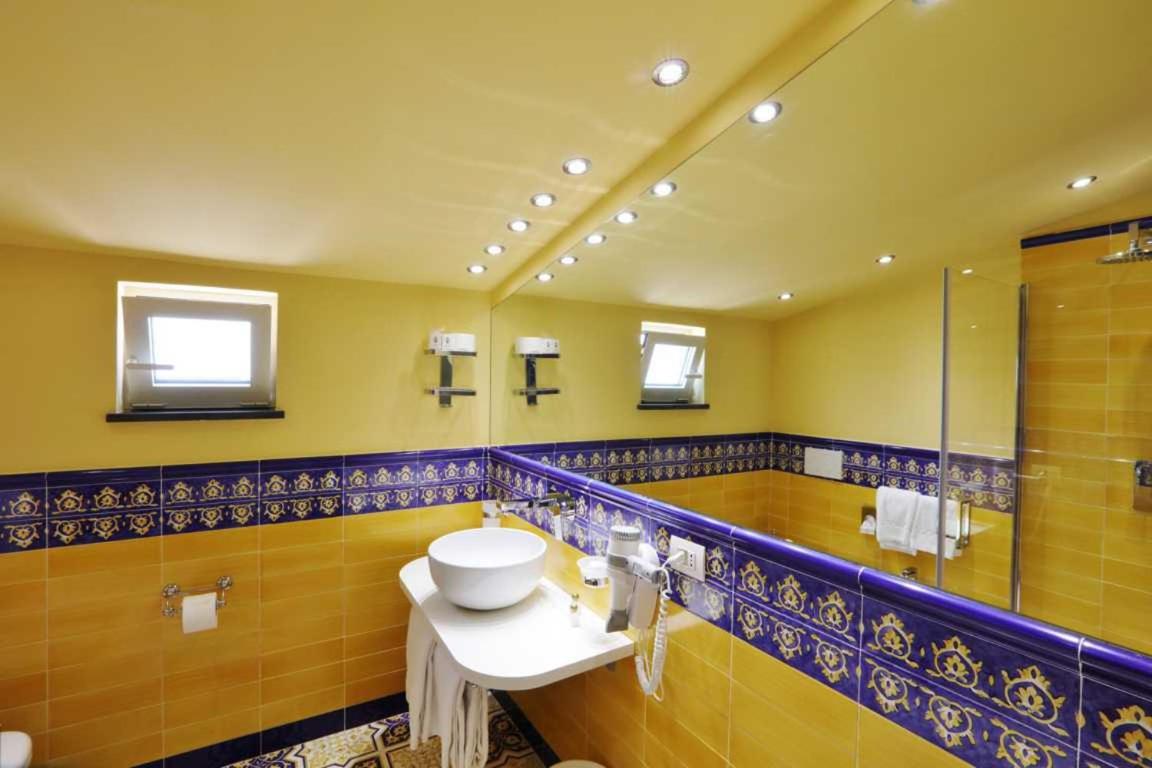 Deluxe Double Room with Terrace and Sea View - Photo 7