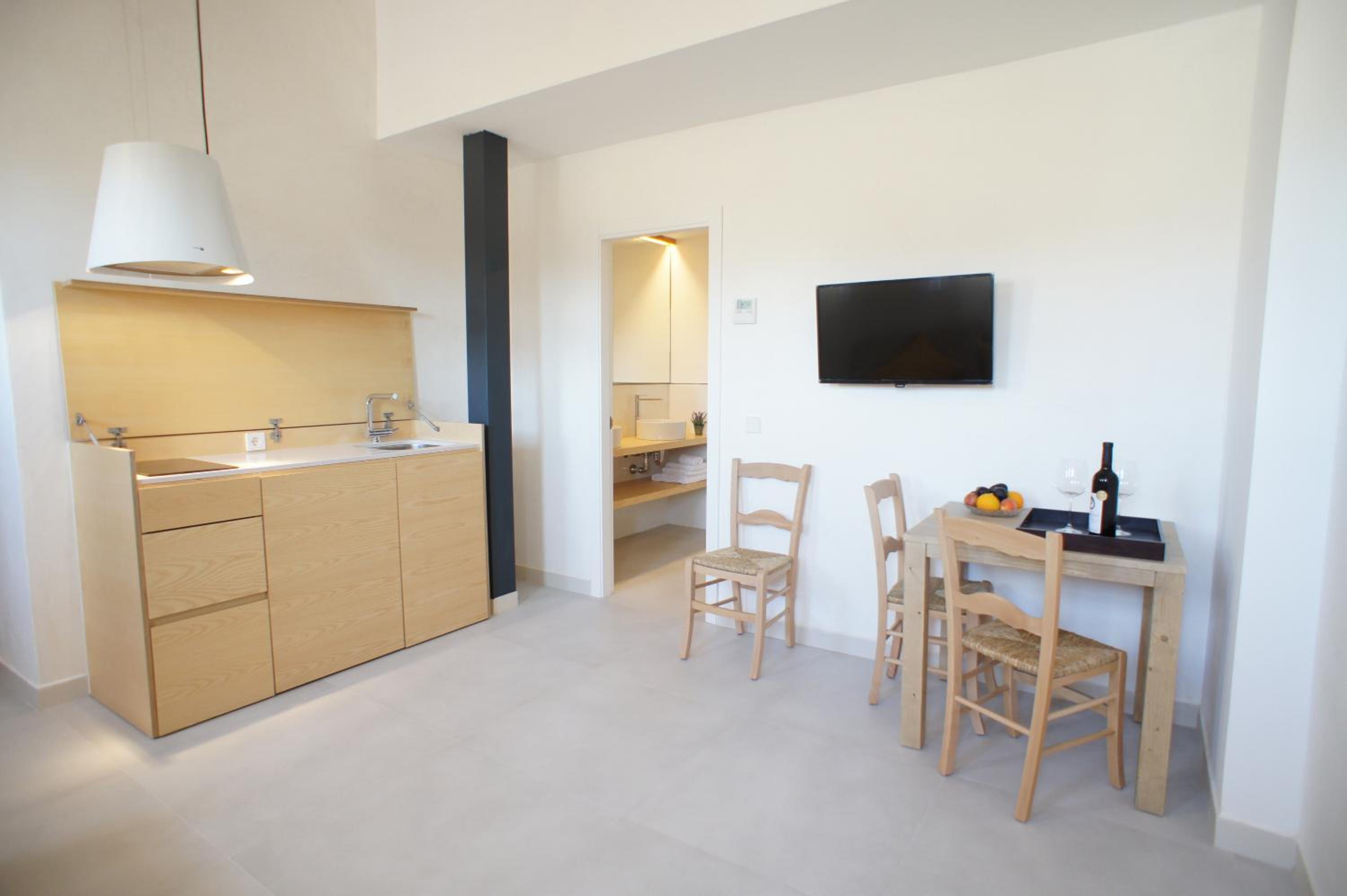Apartment with Pool View  photo 3