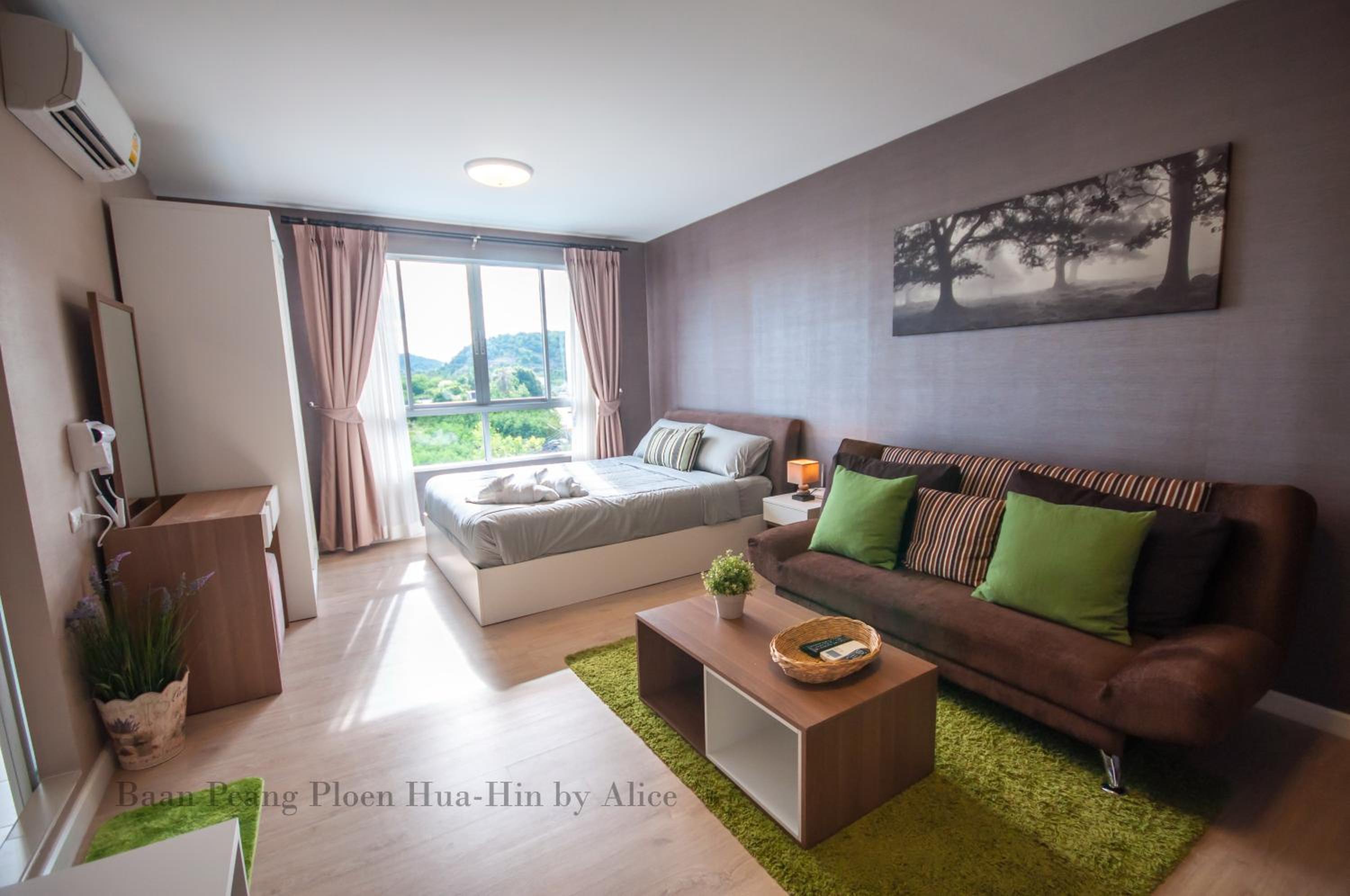 Apartment with Pool View - Photo 28