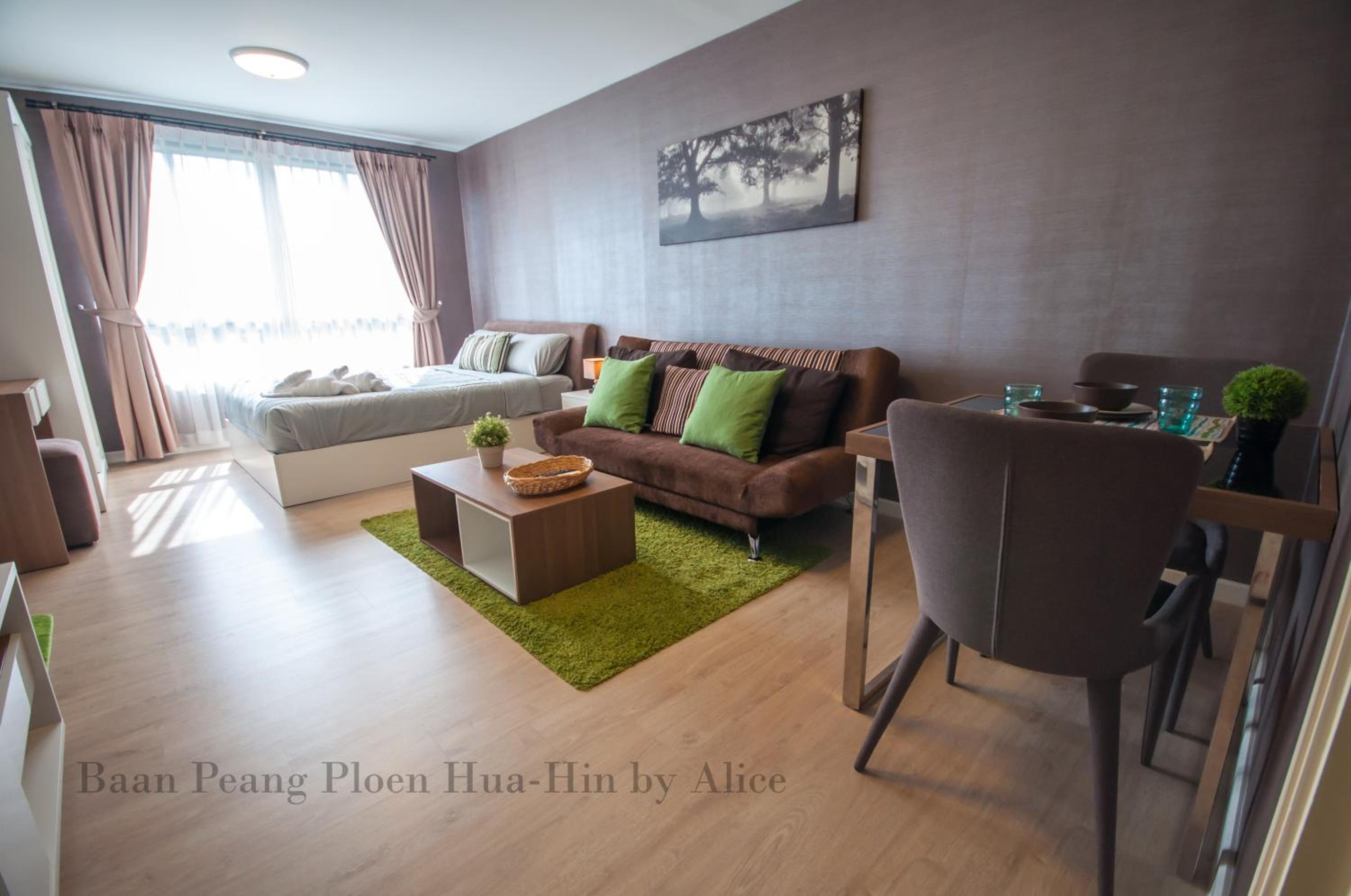 Apartment with Pool View - Photo 39