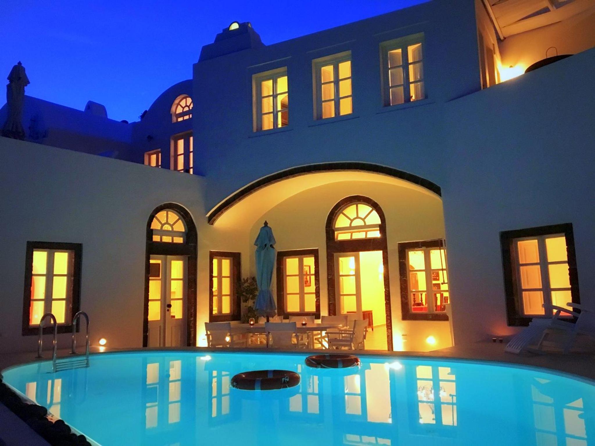 Villa with Private Pool - Photo 15