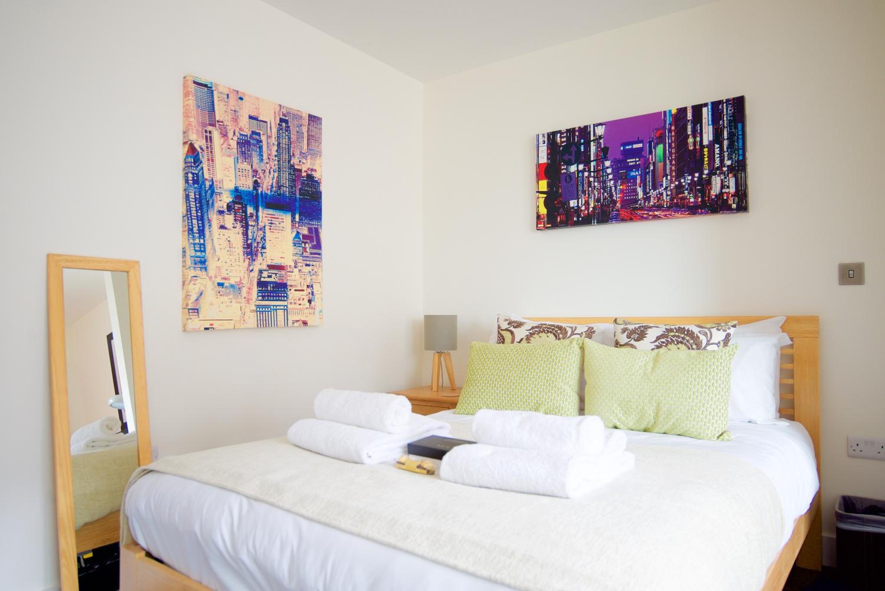 Studio Apartment with One Double Bed