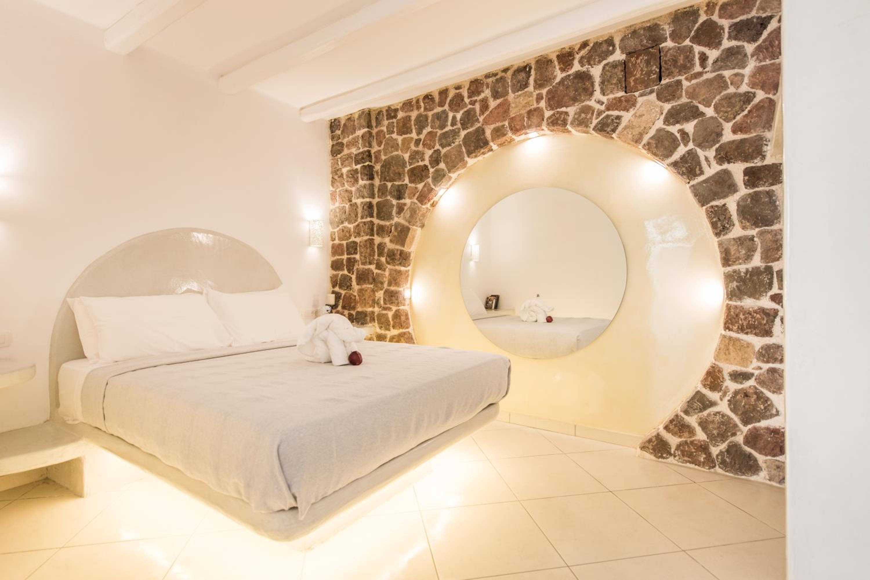 Three-Bedroom Villa with Outdoor Hot Tub - Calliste - Photo 12