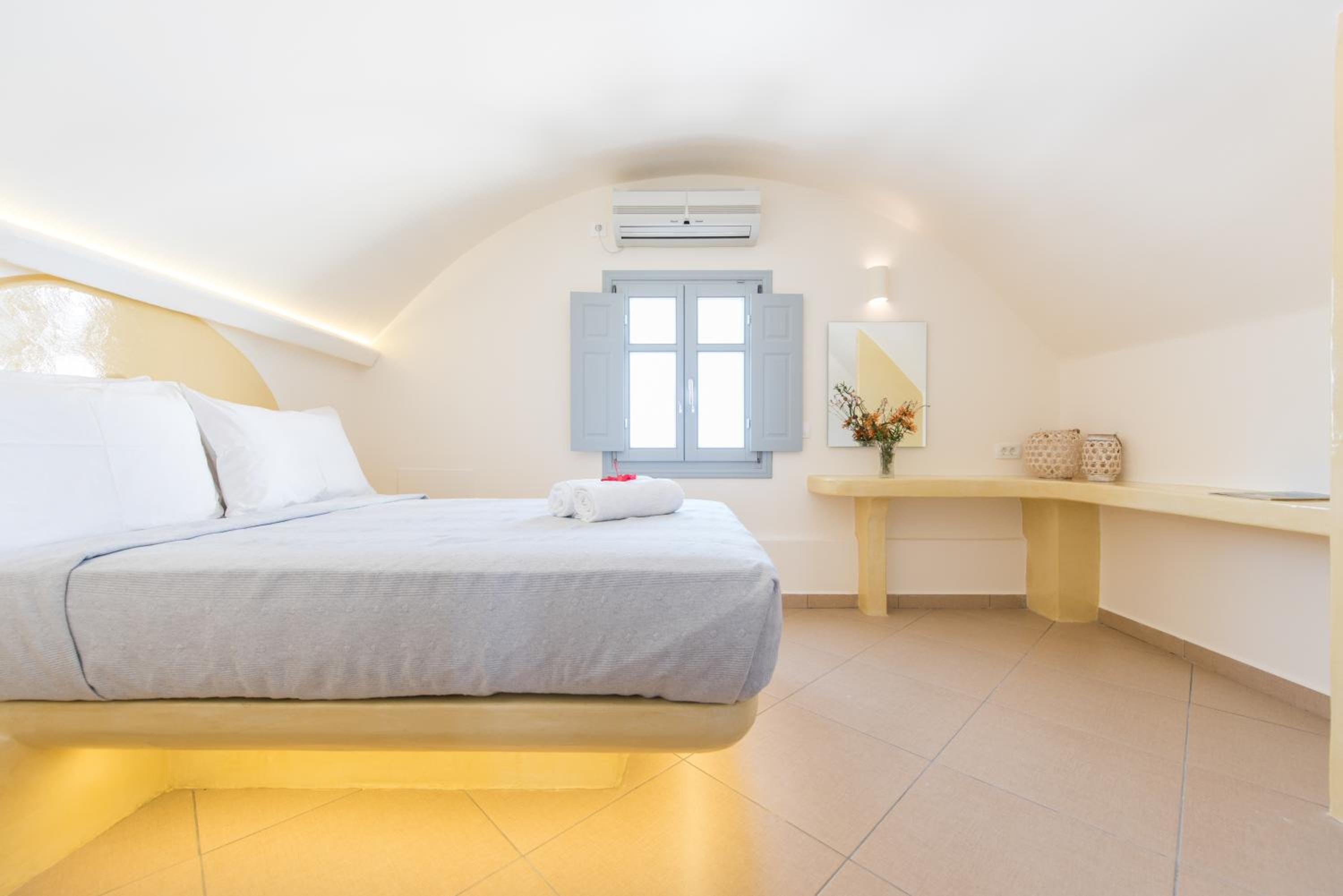 Three-Bedroom Villa with Outdoor Hot Tub - Calliste - Photo 8