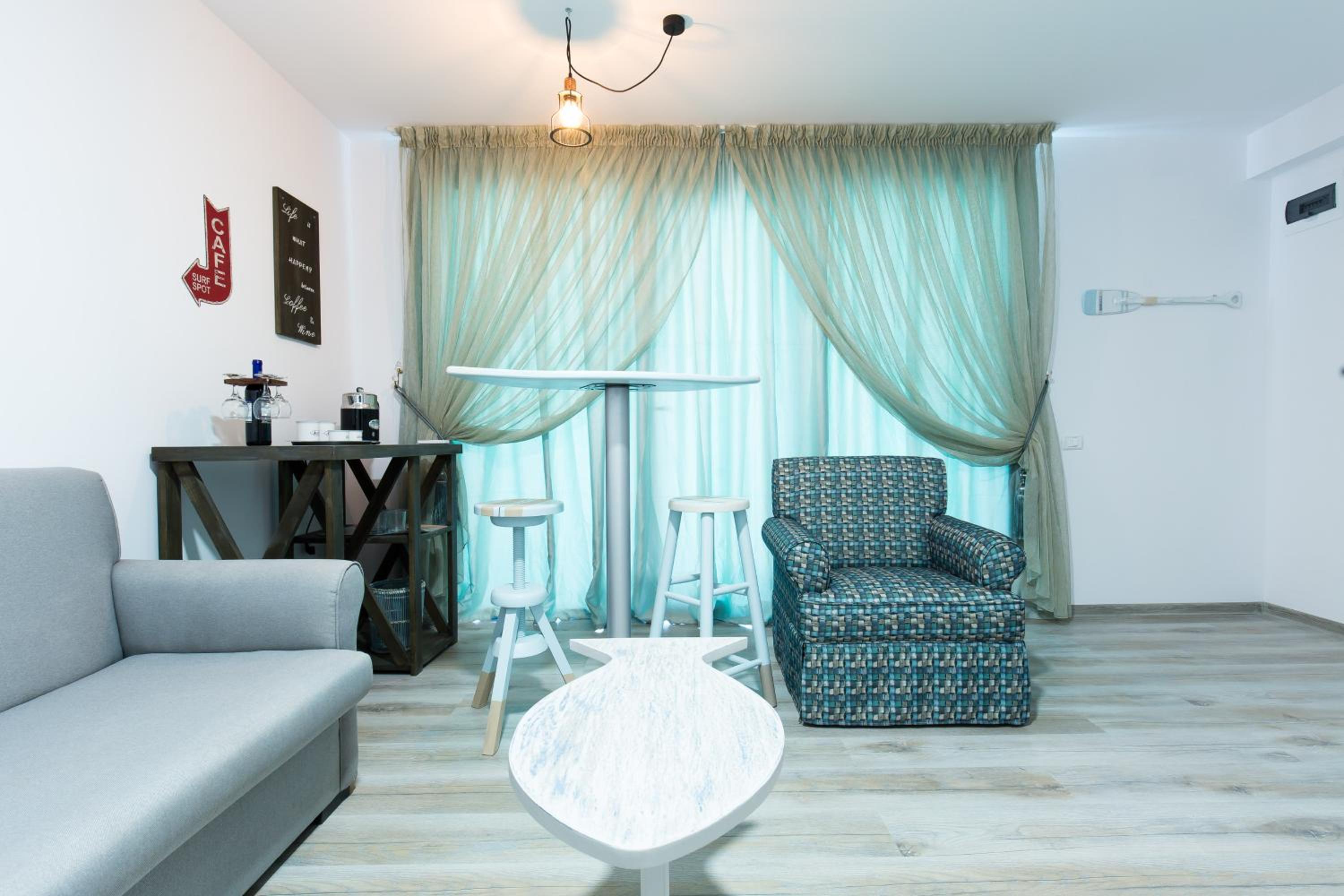 Apartment with Balcony - Photo 44