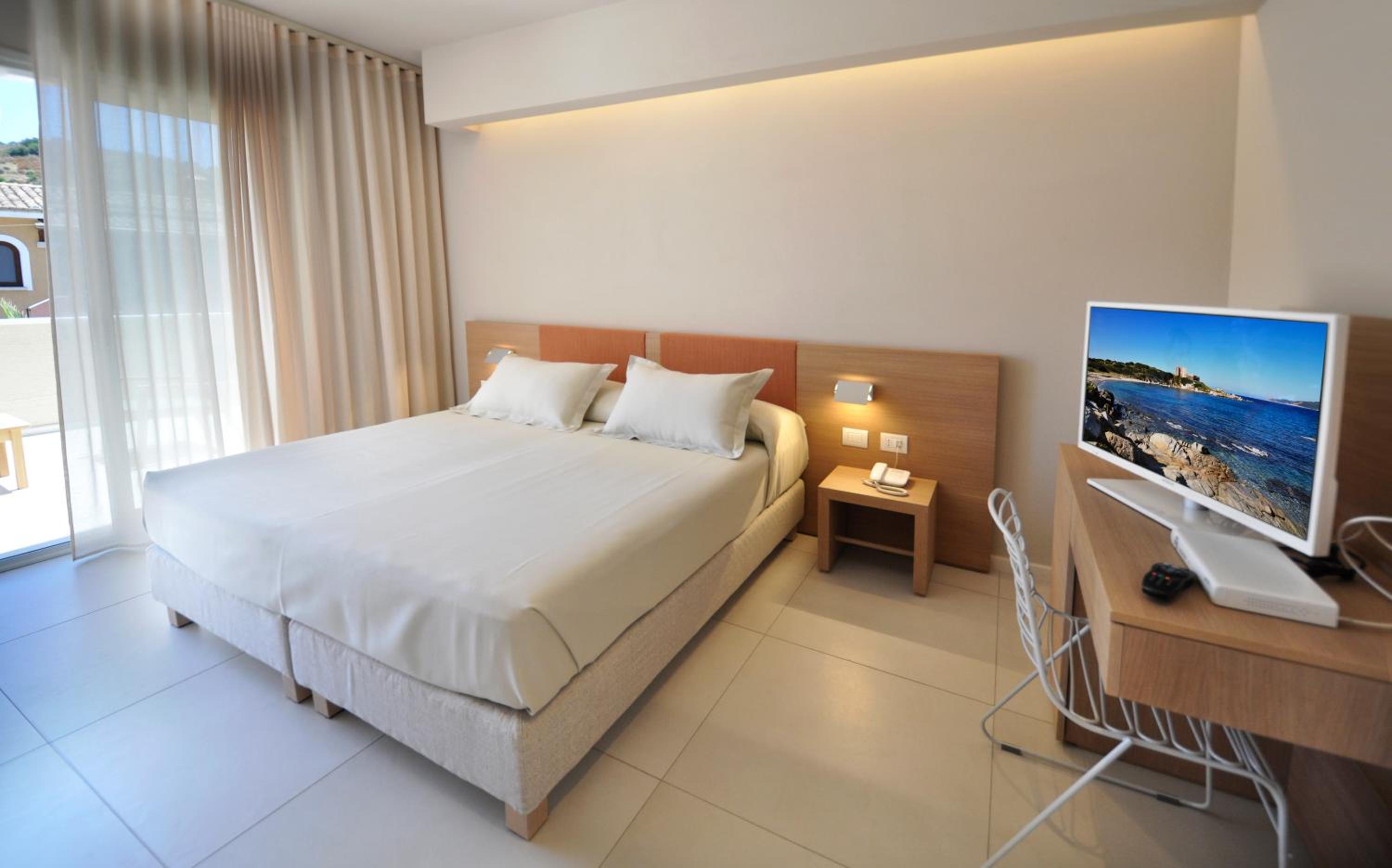 Habitación Doble o con Dos Camas con Vista Parcial al Mar