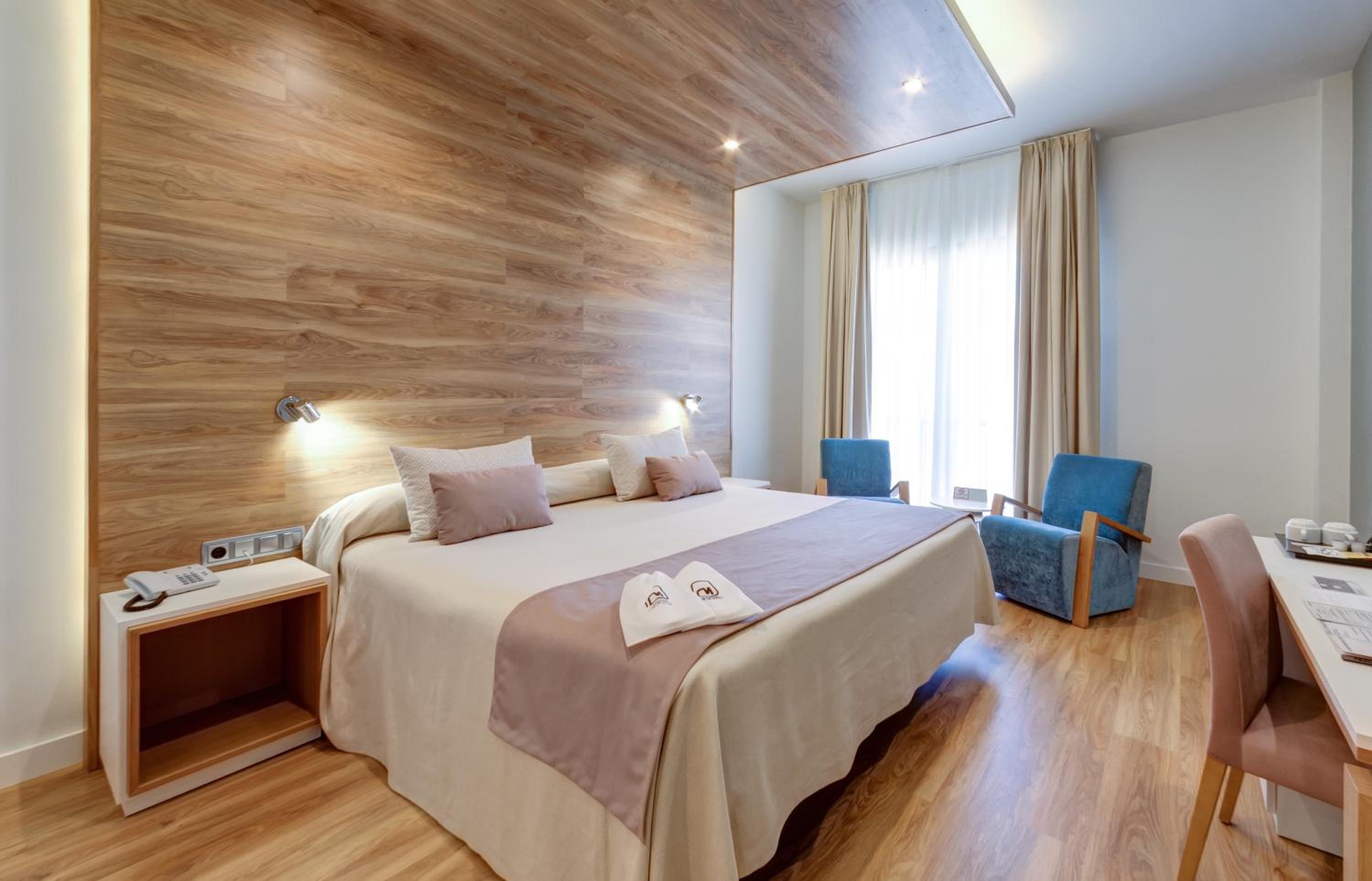 Double or Twin Room - Photo 7