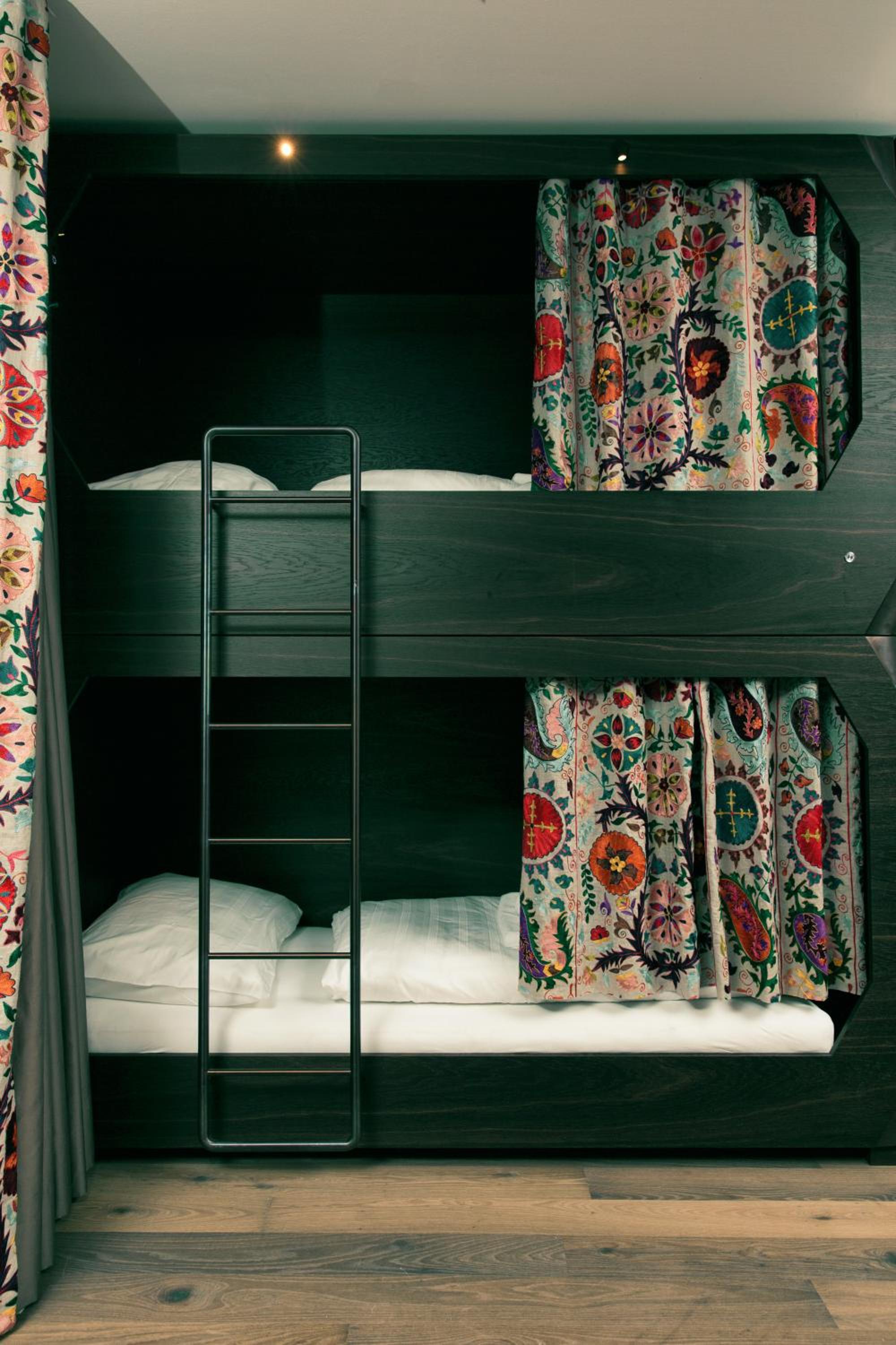 Bed in 10-Bed Mixed Dormitory Room photo 2