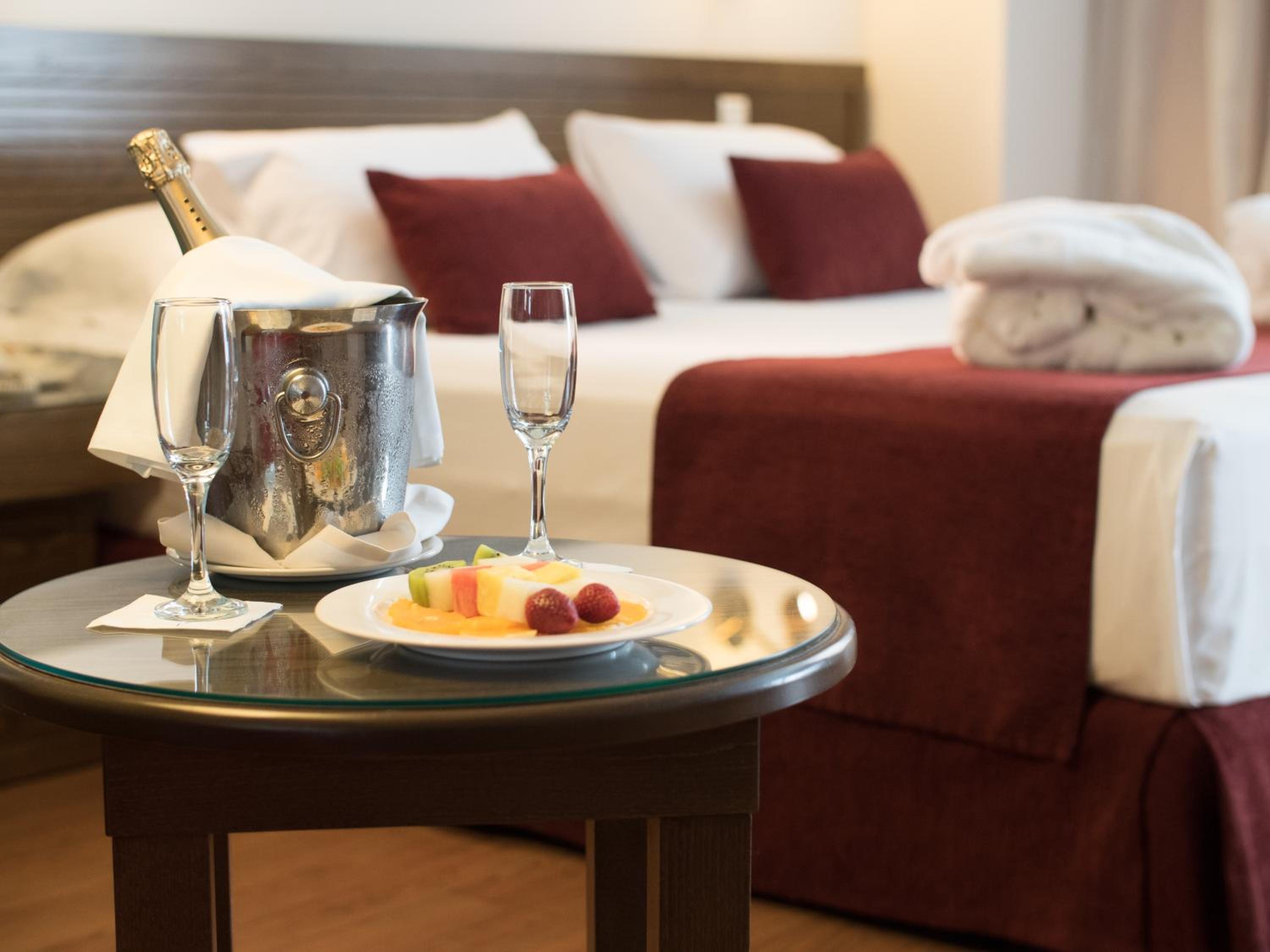Junior Suite (2 Adults + 1 Child) - Photo 17