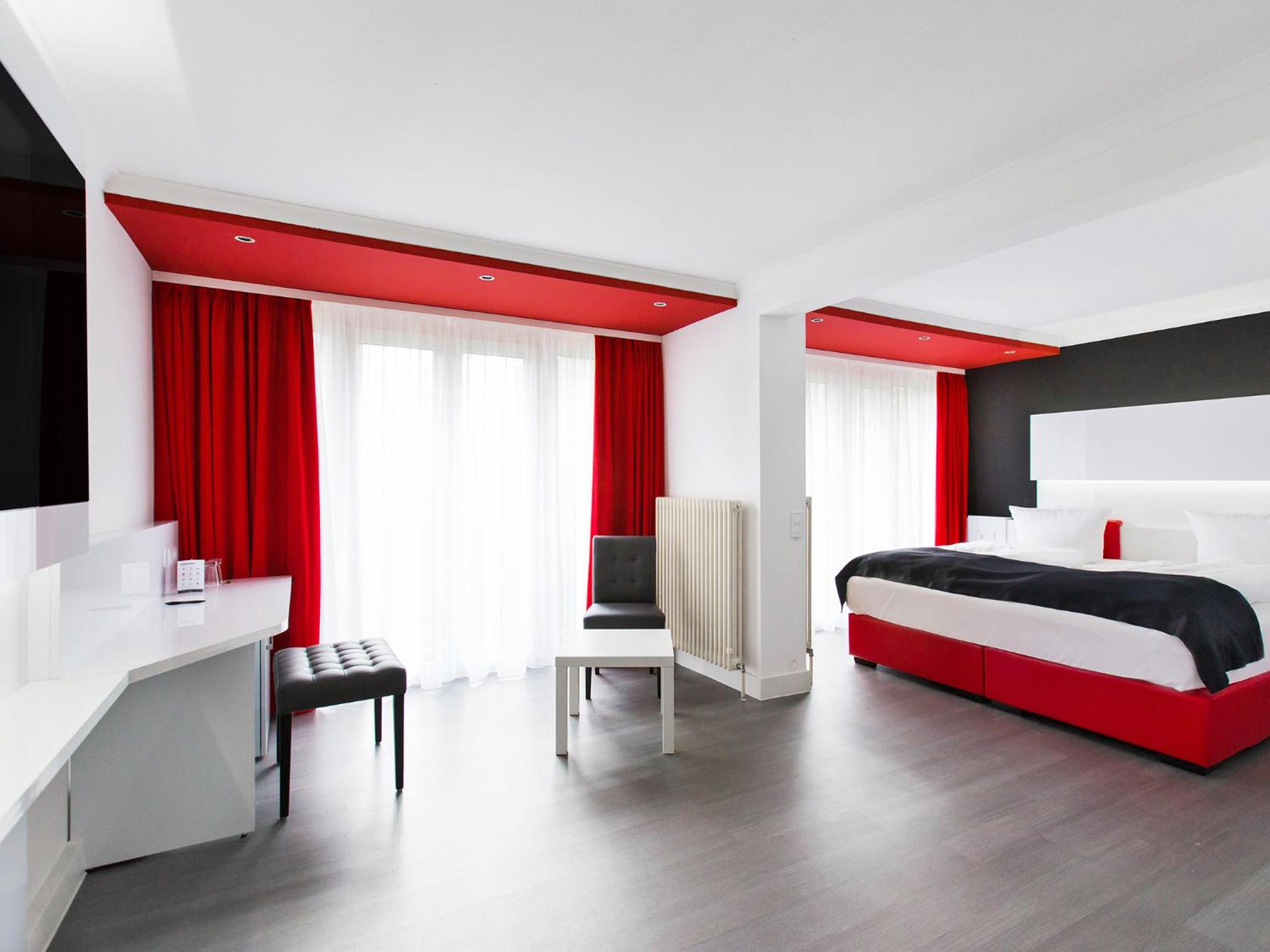 Suite - Photo 5