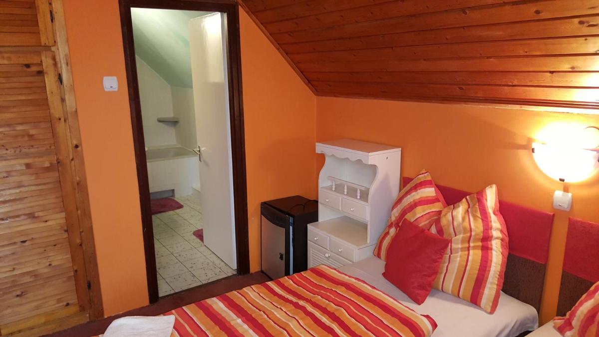 Standard Double or Twin Room photo 1