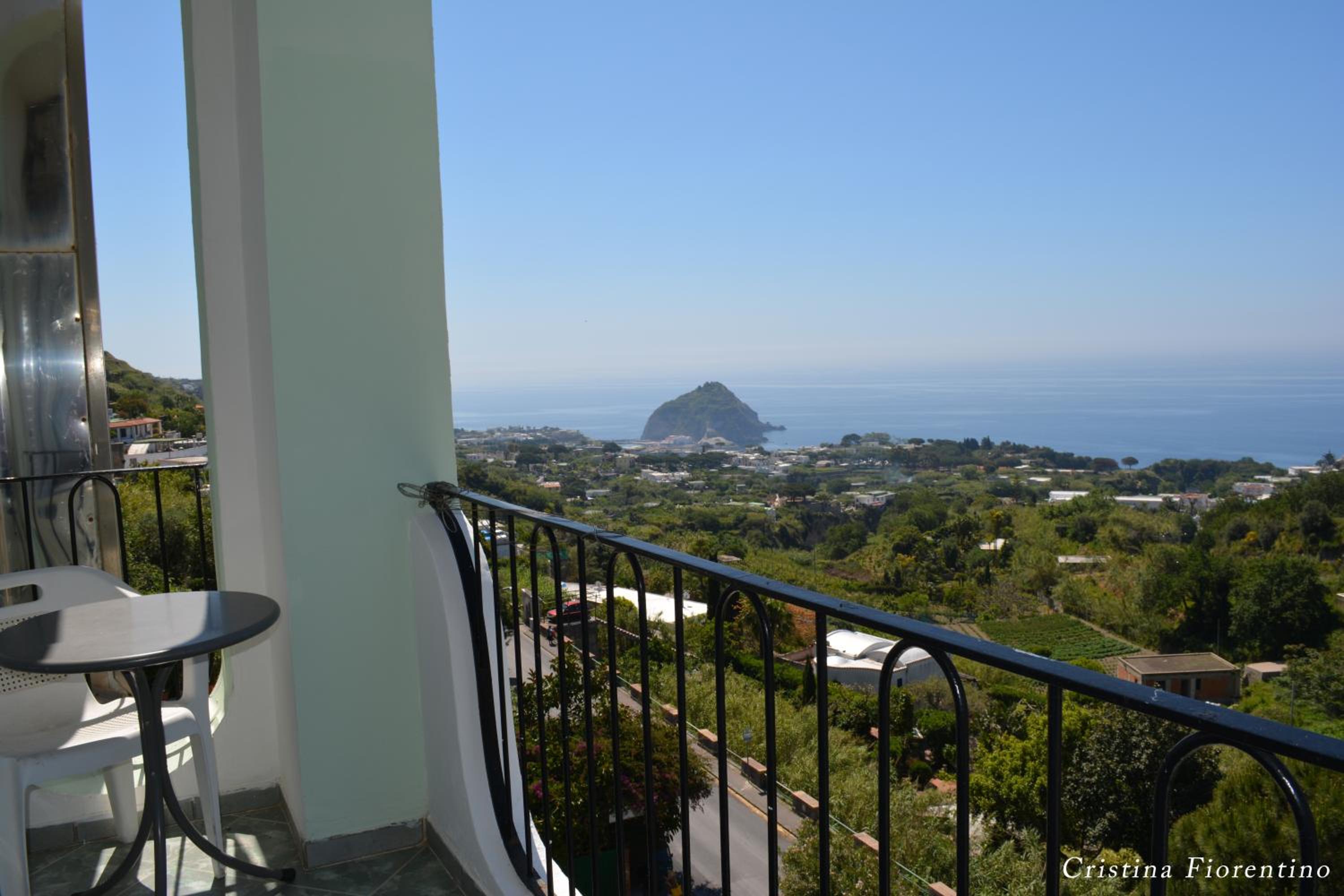 Standard Triple Room with Sea View photo 3