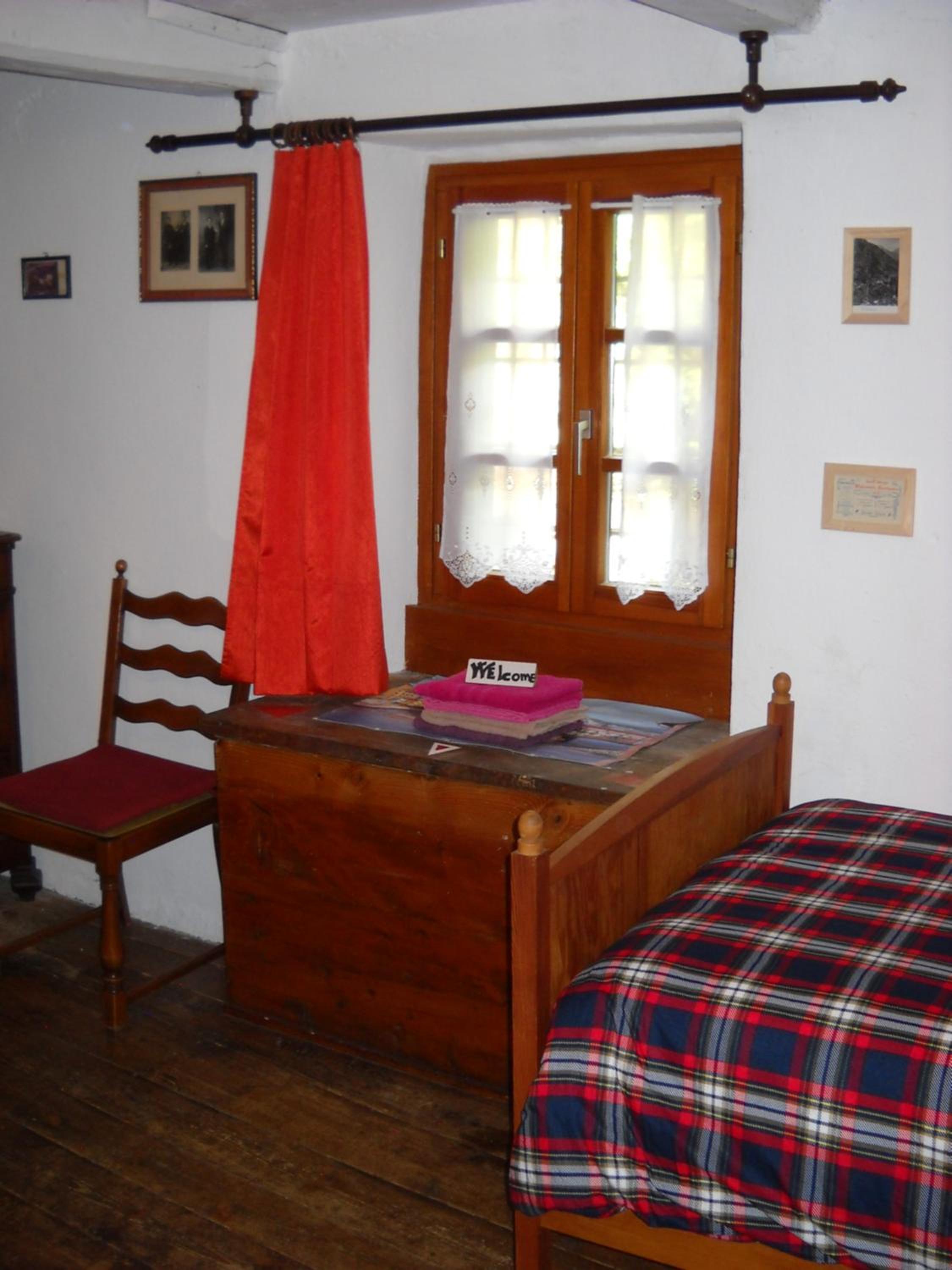 Bed in 4-Bed Mixed Dormitory Room photo 3