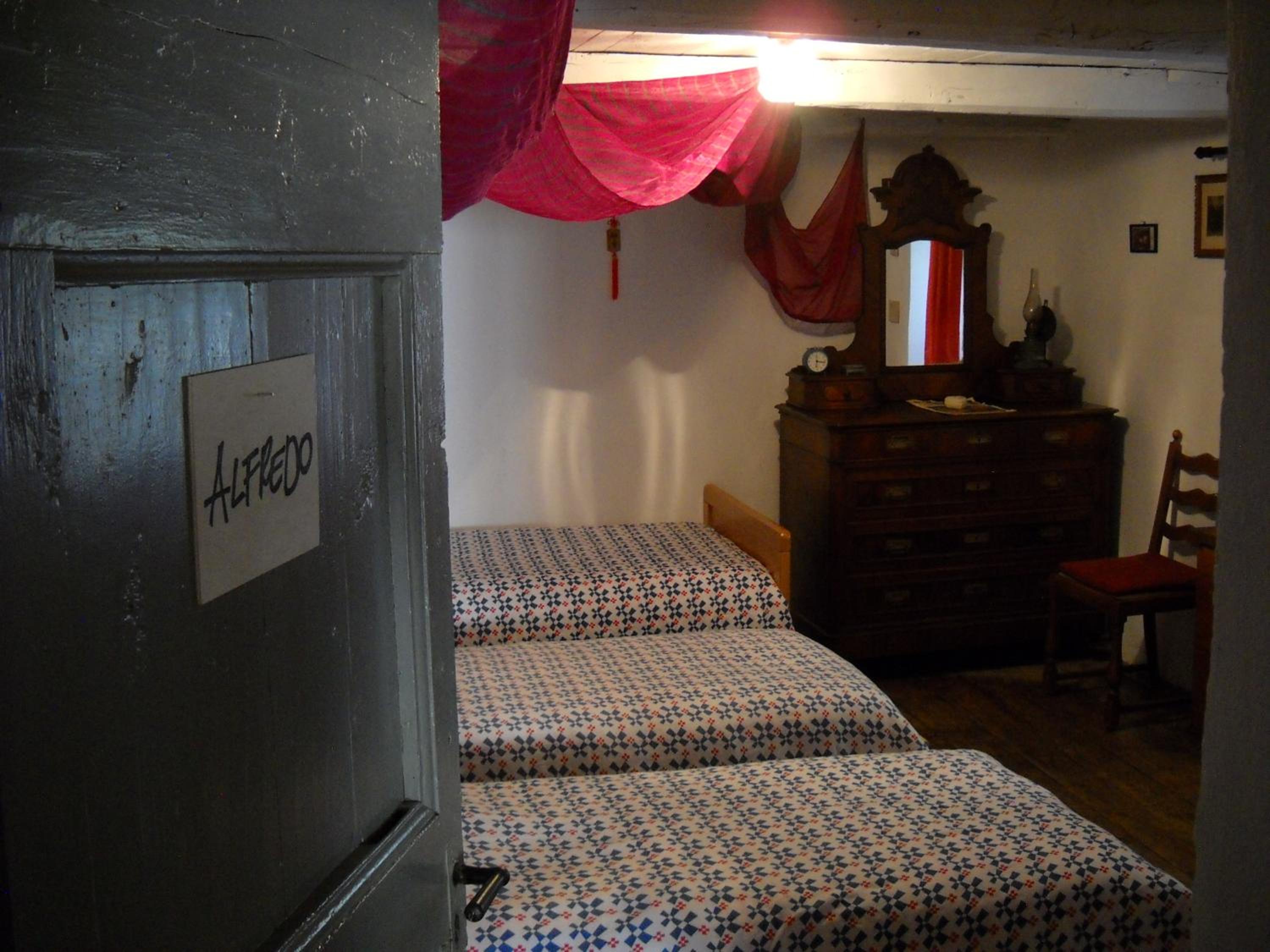 Bed in 4-Bed Mixed Dormitory Room photo 1