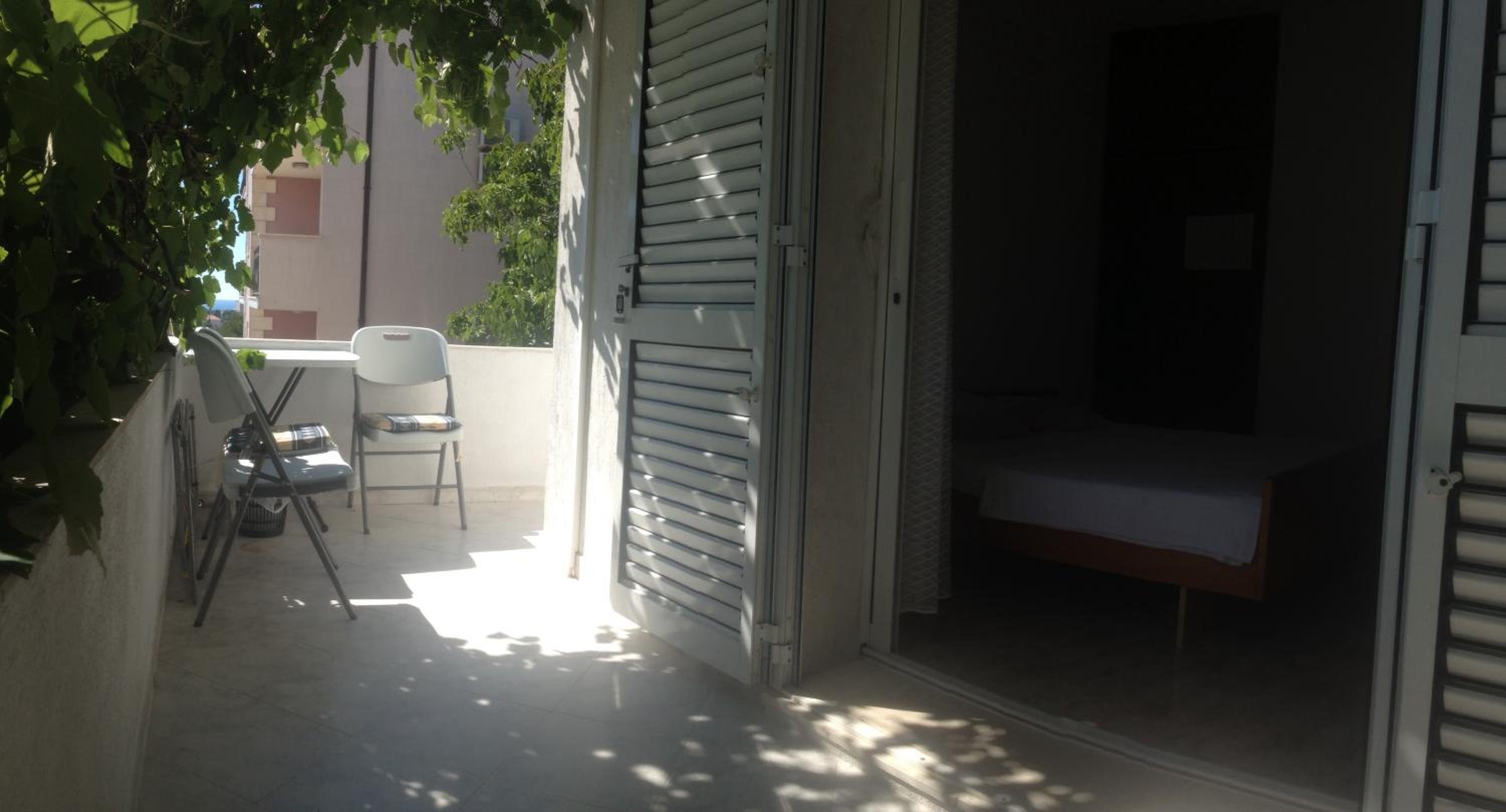Double Room with Balcony (2 Adults + 1 Child) - Photo 13
