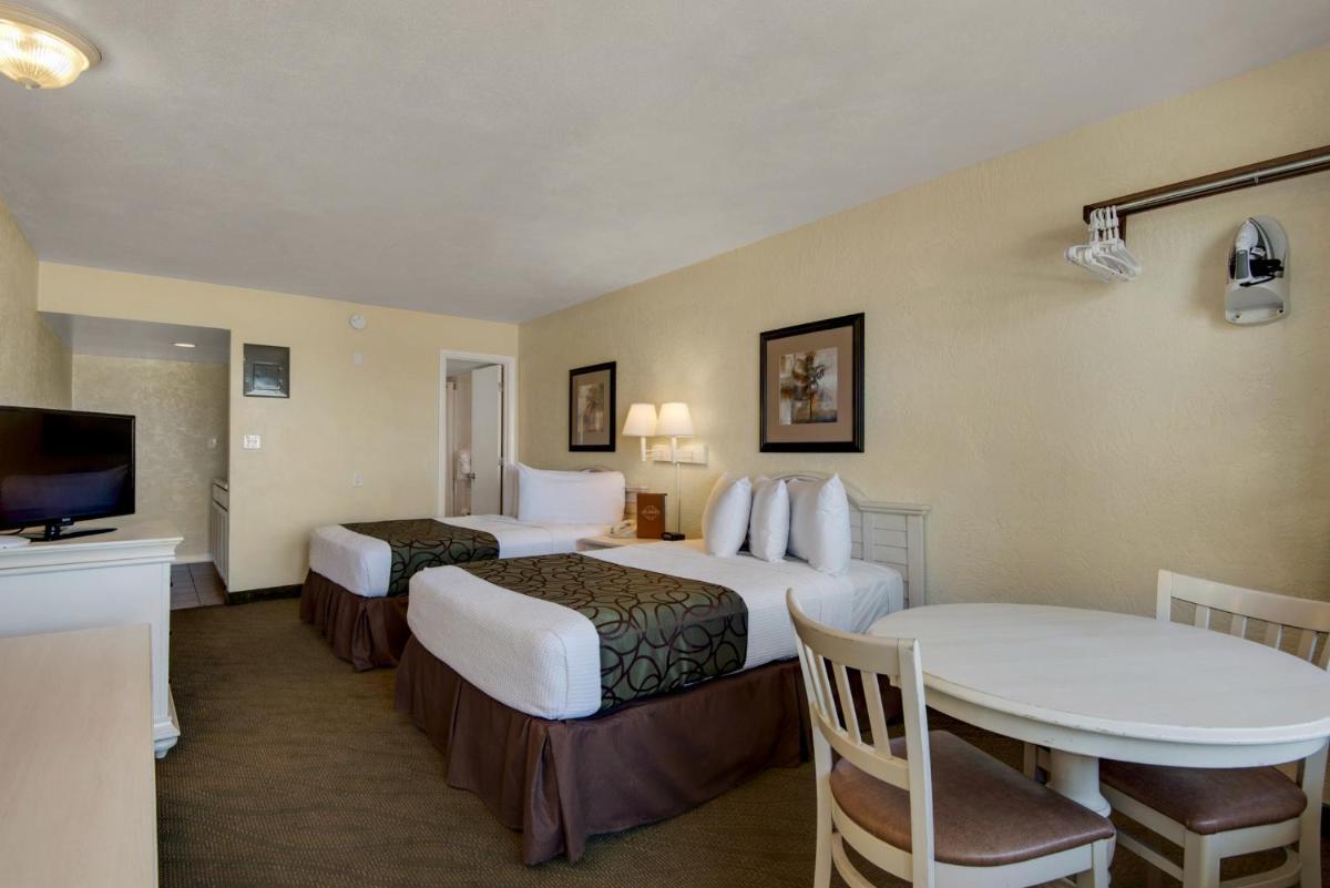 Room with 2 Double Beds, Beach View, Non-Smoking photo 1