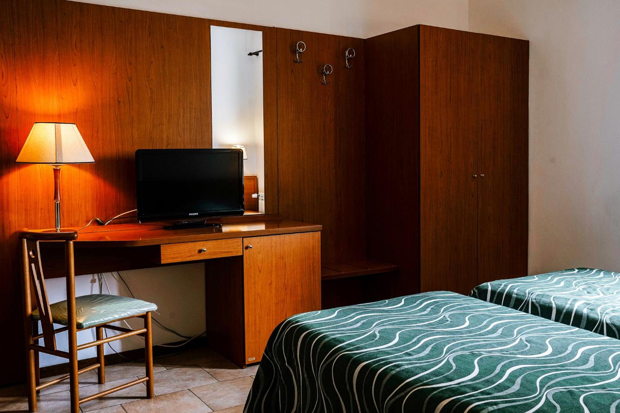 Economy Double or Twin Room photo 3