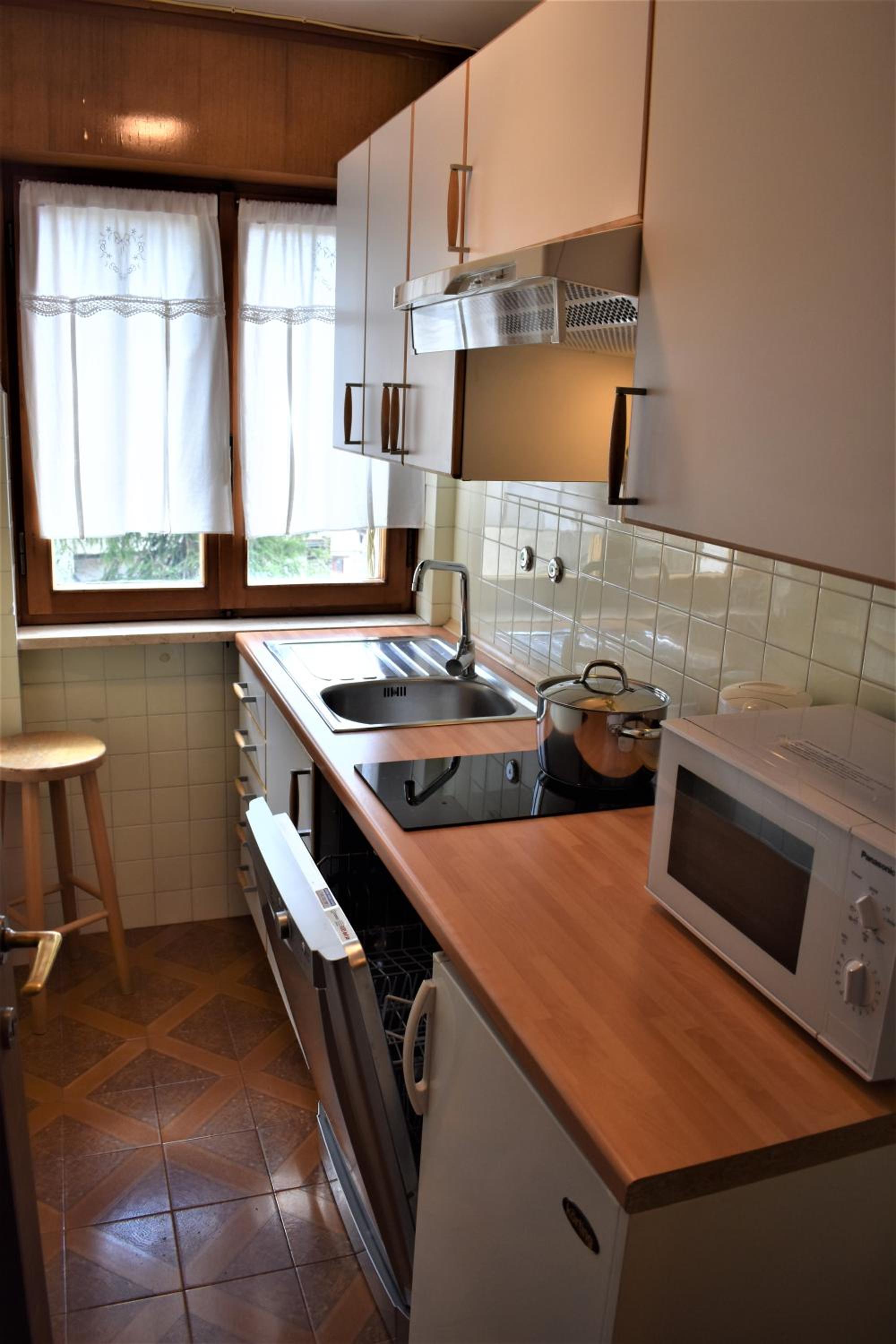 Apartment with Balcony - Separate Building photo 3
