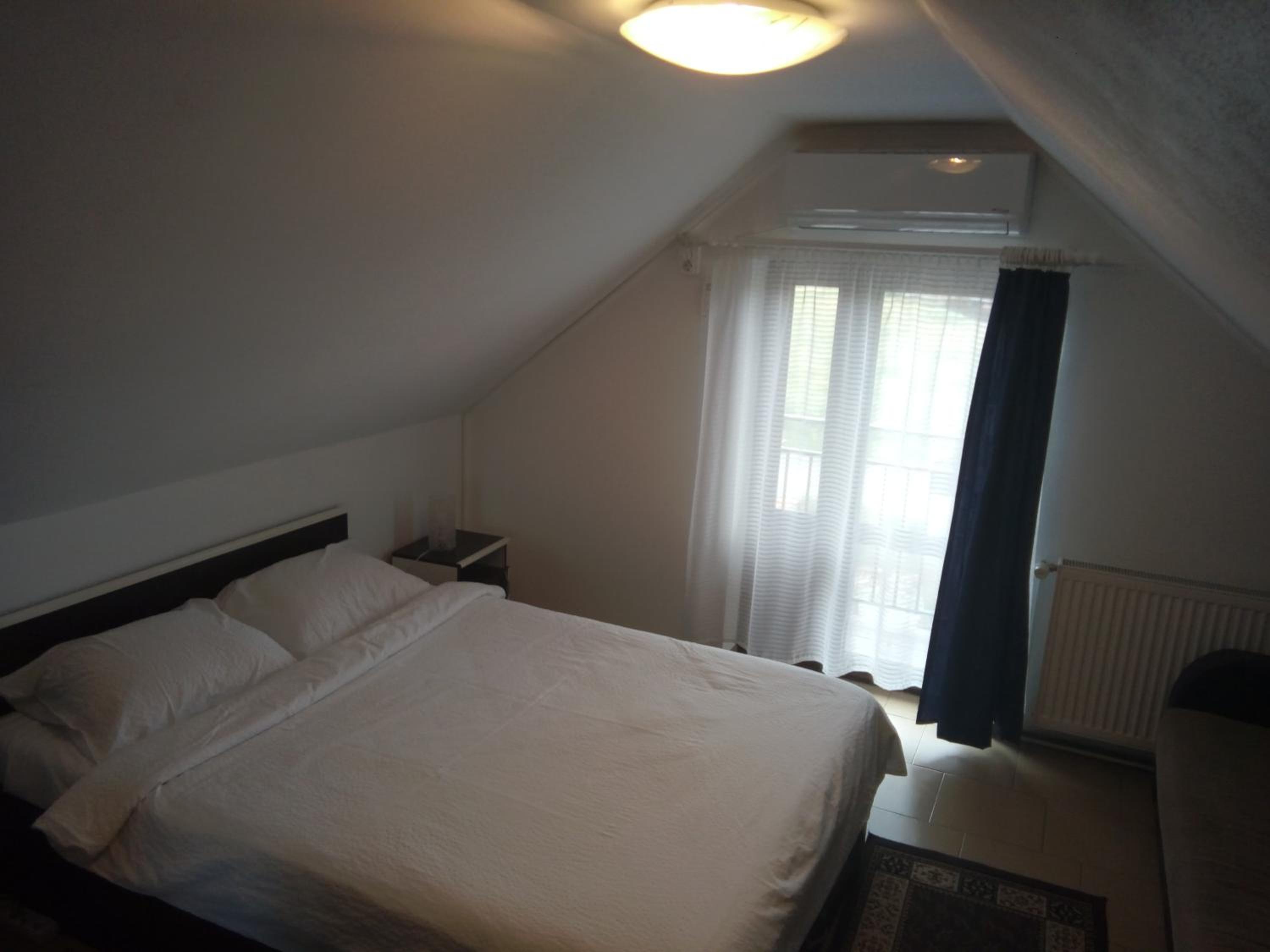 Attic Studio with Balcony  - Photo 4