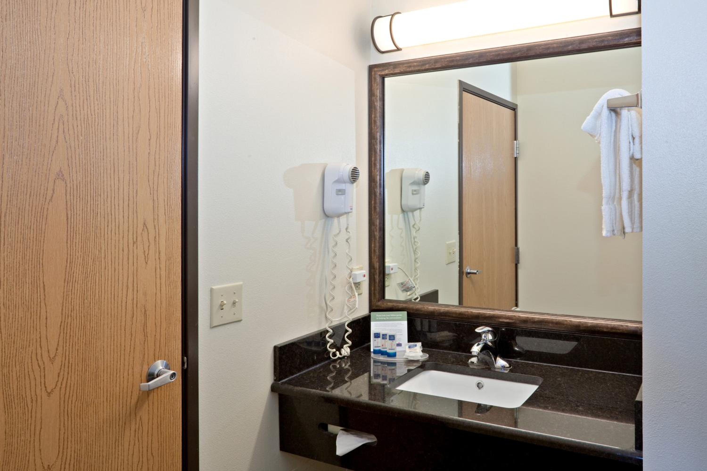 One Room Suite - Non Smoking photo 2