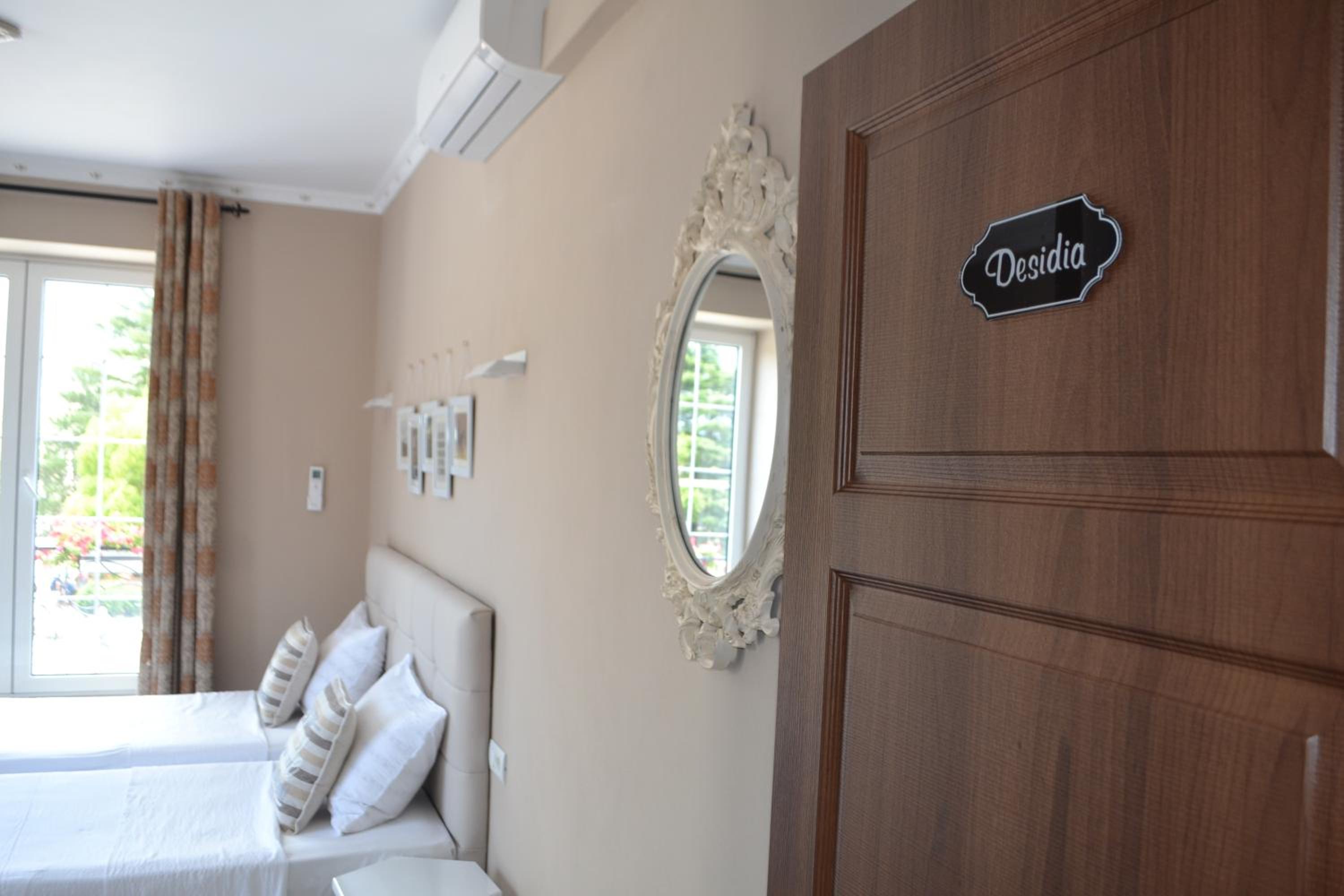 Deluxe Double or Twin Room with City View