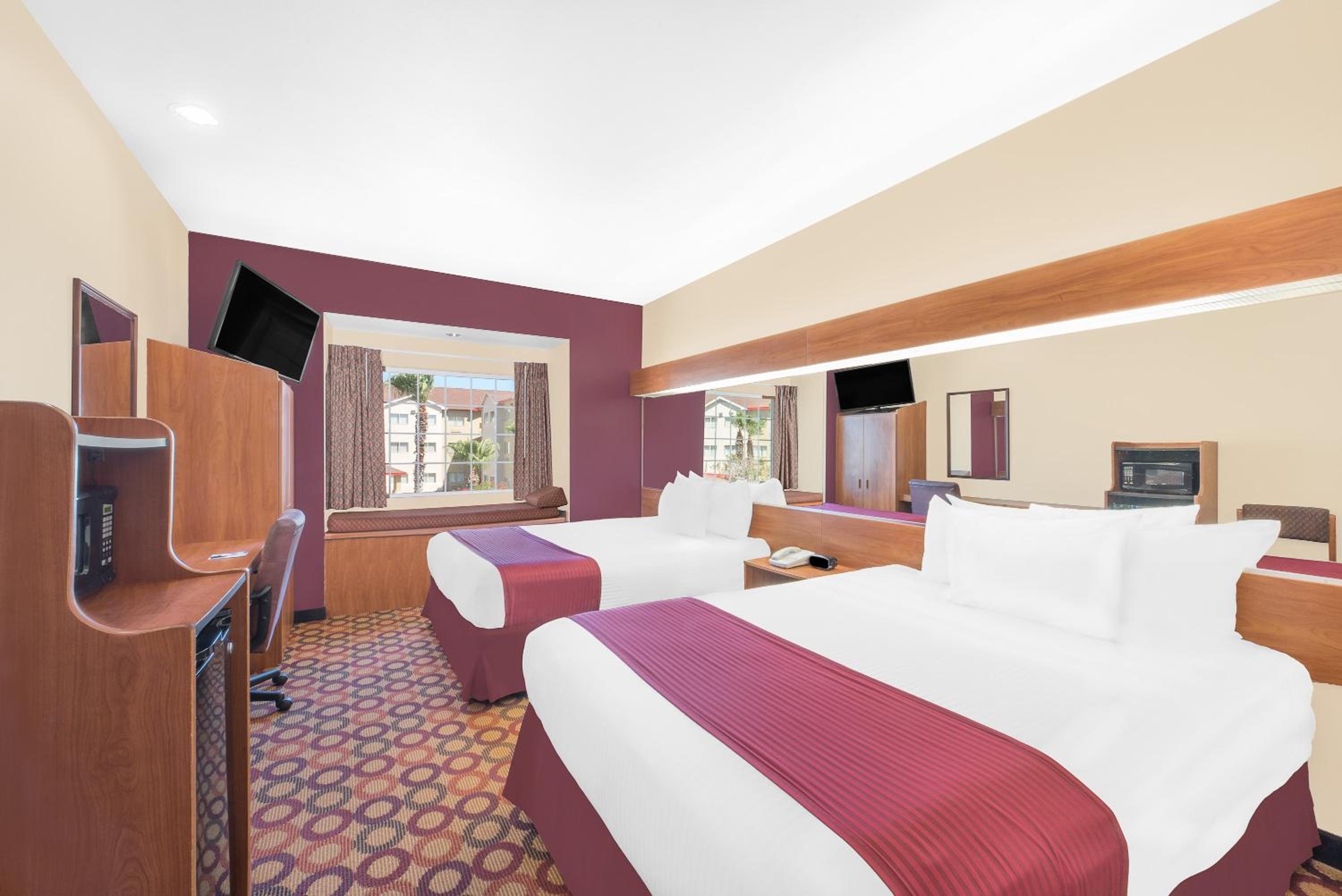 Queen Room with Two Queen Beds - Non-Smoking - Photo 1