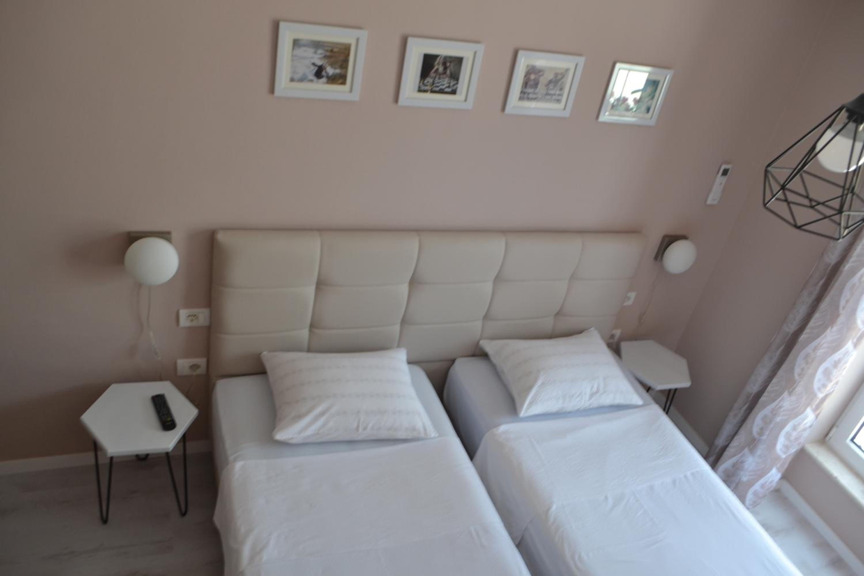 Deluxe Family Suite photo 3