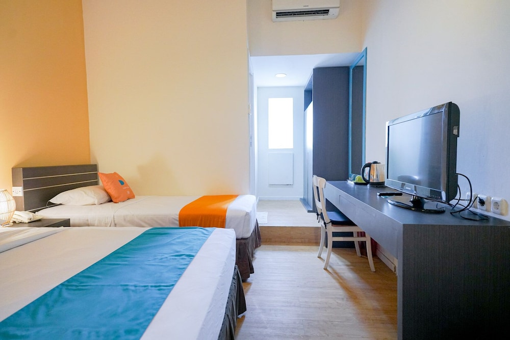 Deluxe Room - Photo 11